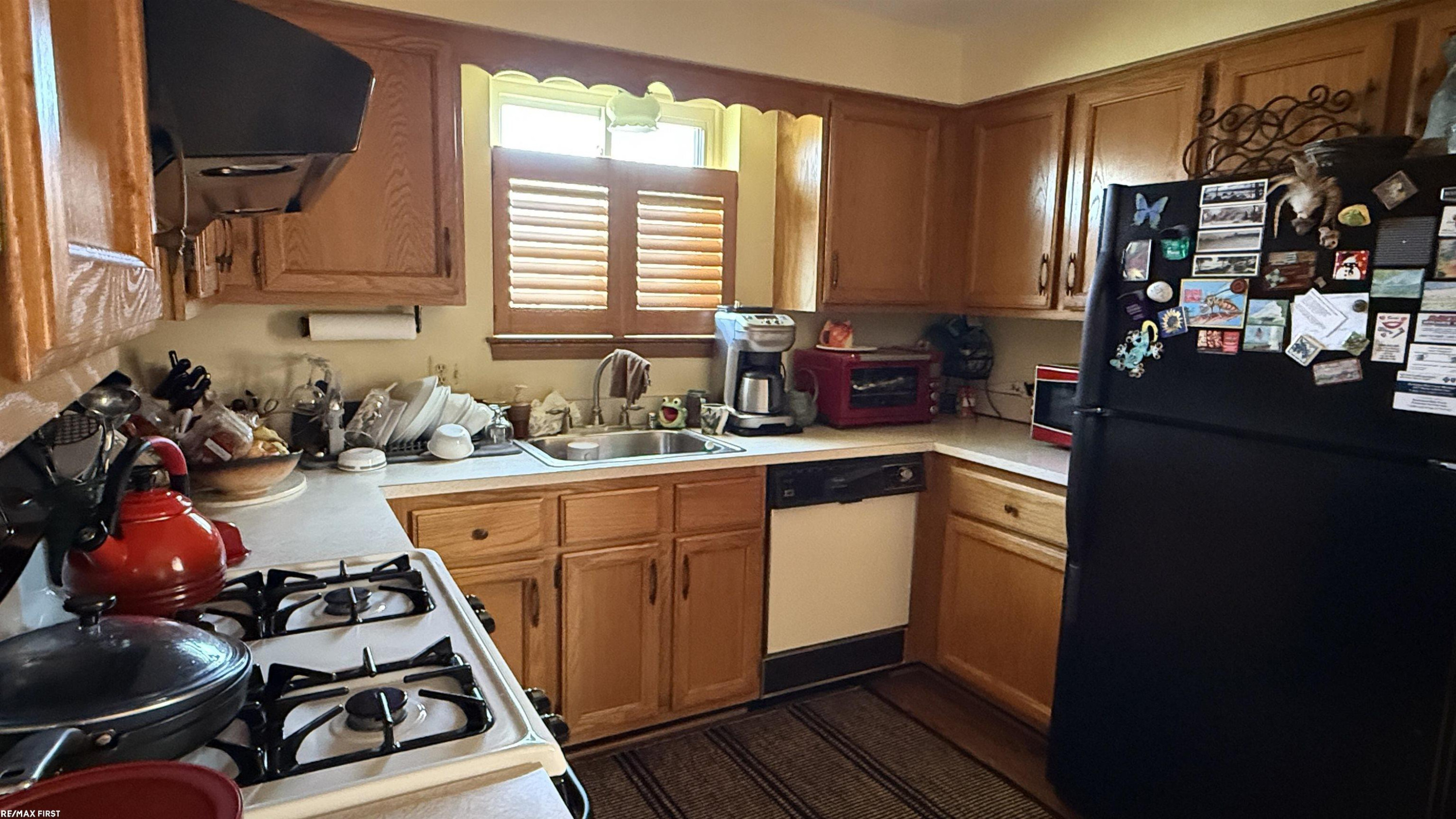 34300 Sycamore Drive, Fraser, MI 48026 — Photo 13