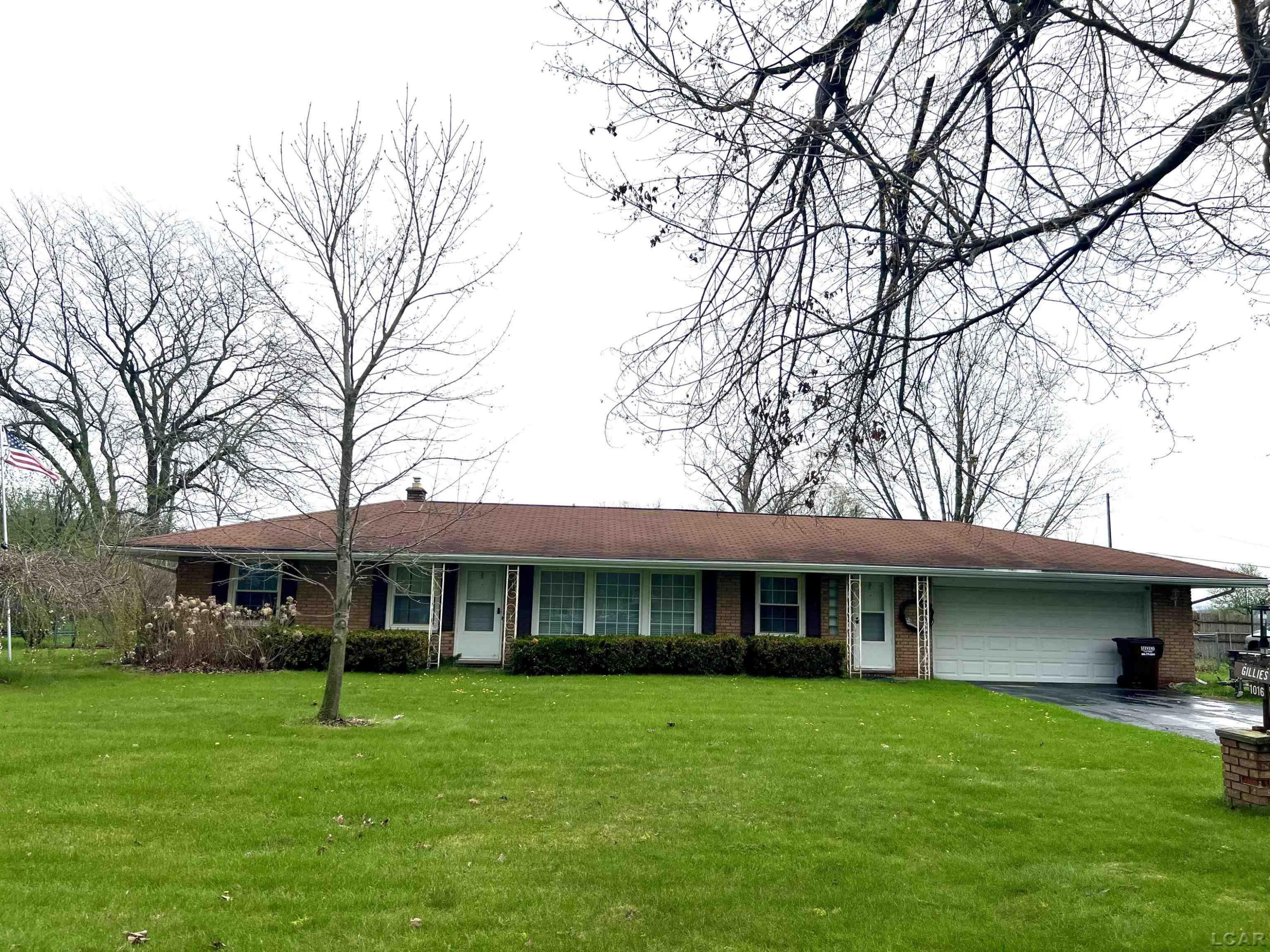 1016 River Acres Drive, Tecumseh, MI 49286 — front exterior