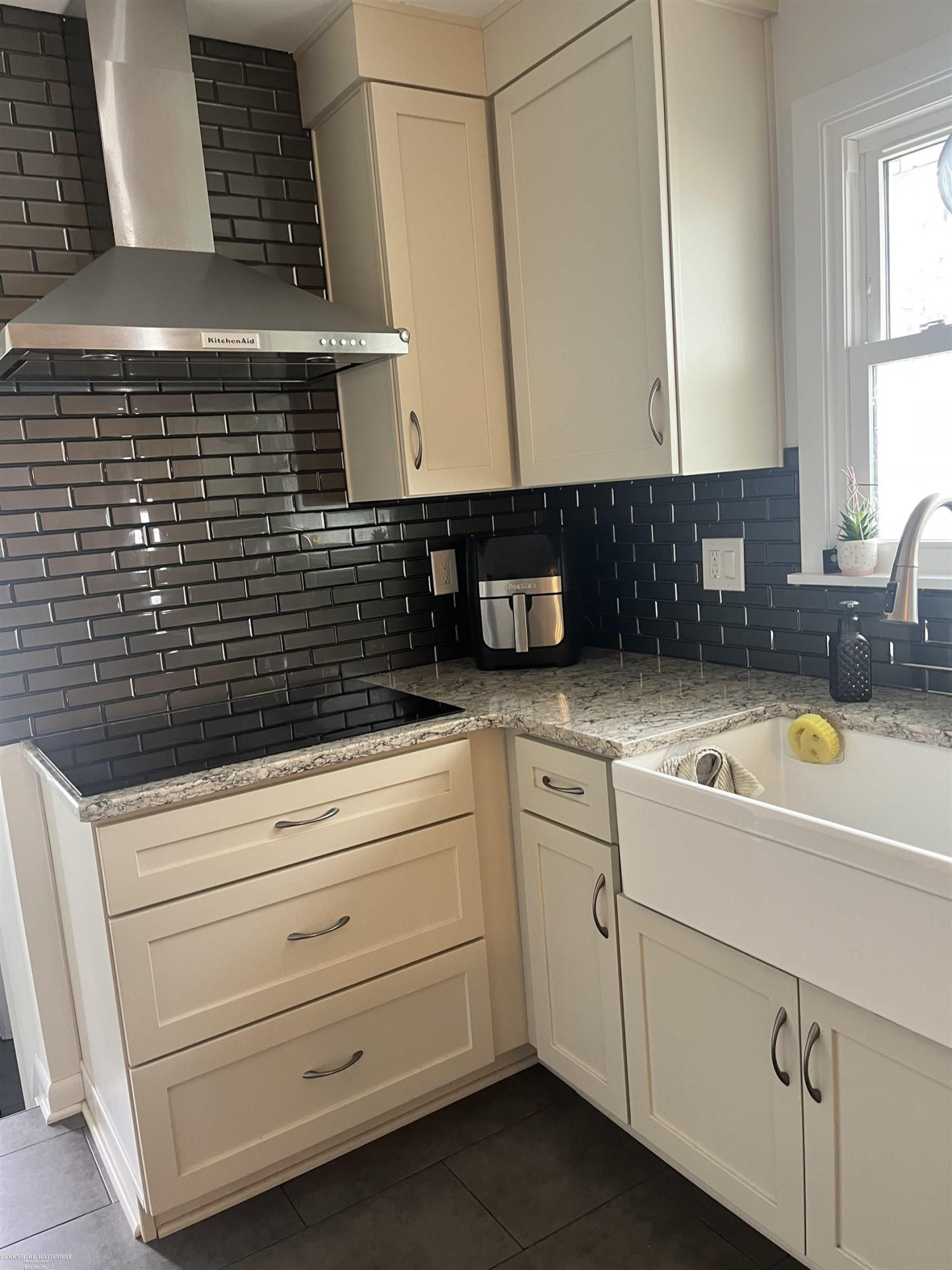 25284 Saint Christopher Drive, MI — Photo 9
