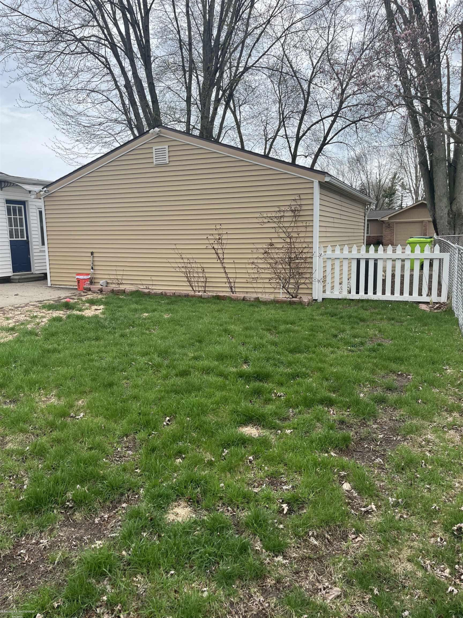 25284 Saint Christopher Drive, MI — Photo 39