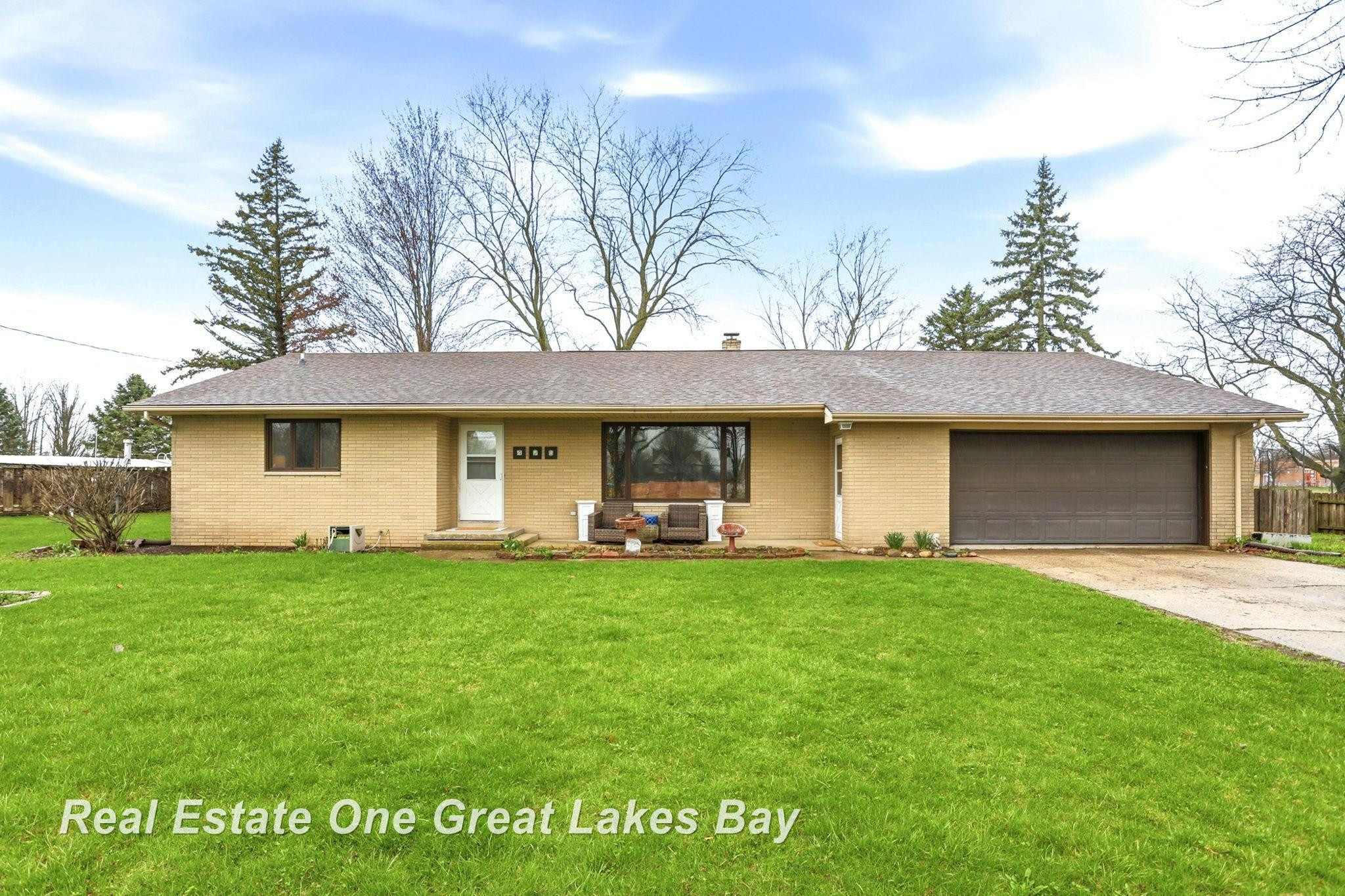 420 S Johnson Street, Merrill, MI 48637 — front exterior