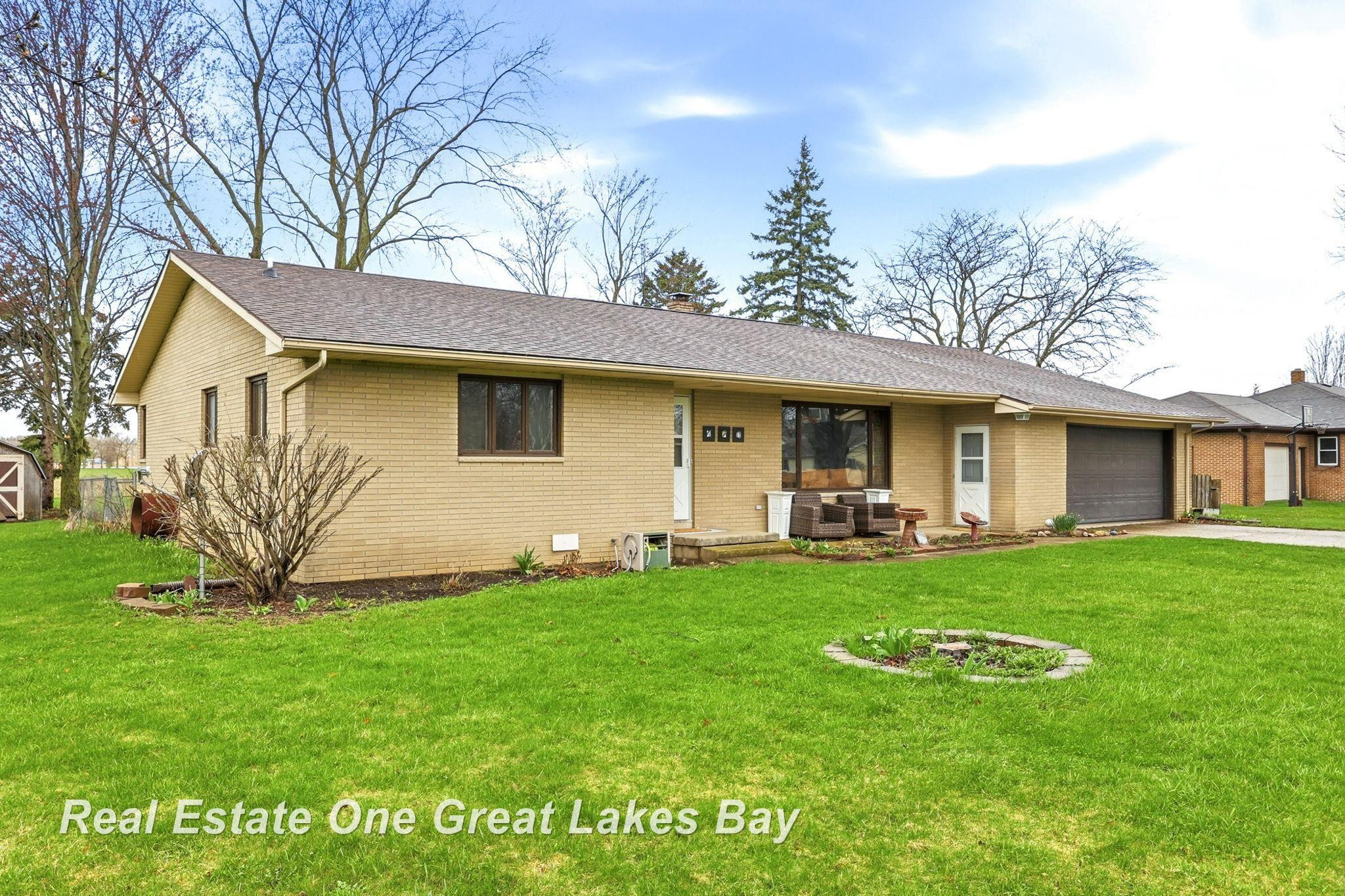 420 S Johnson Street, Merrill, MI 48637 — Photo 3