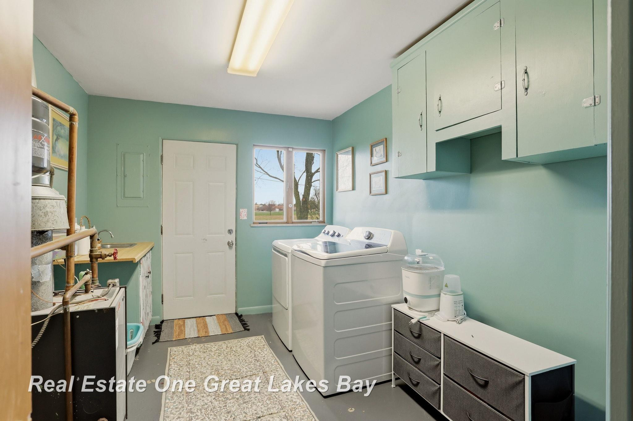 420 S Johnson Street, Merrill, MI 48637 — Photo 25