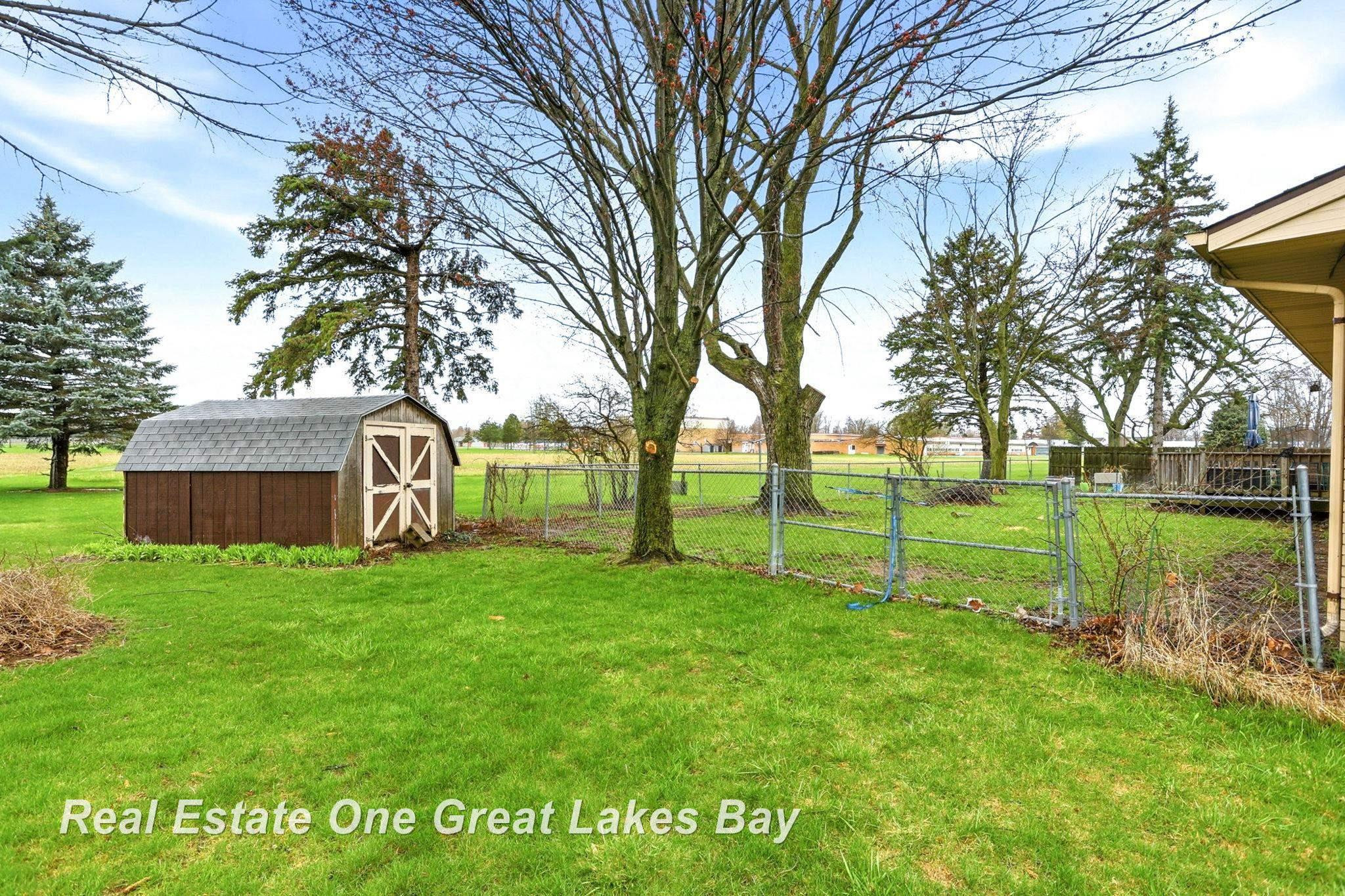 420 S Johnson Street, Merrill, MI 48637 — Photo 39