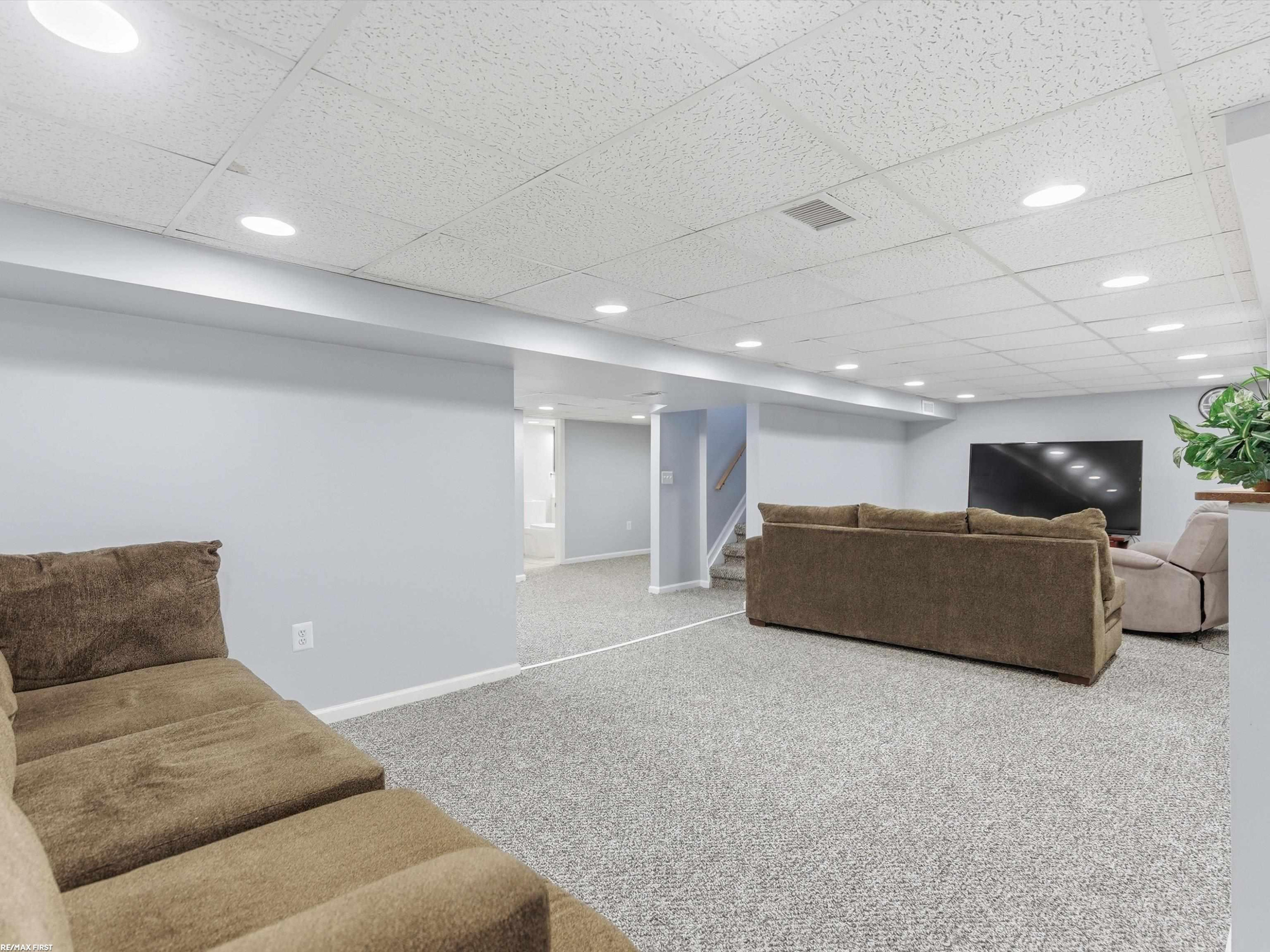 7399 Mckinley Avenue, Center Line, MI 48015 — Photo 28