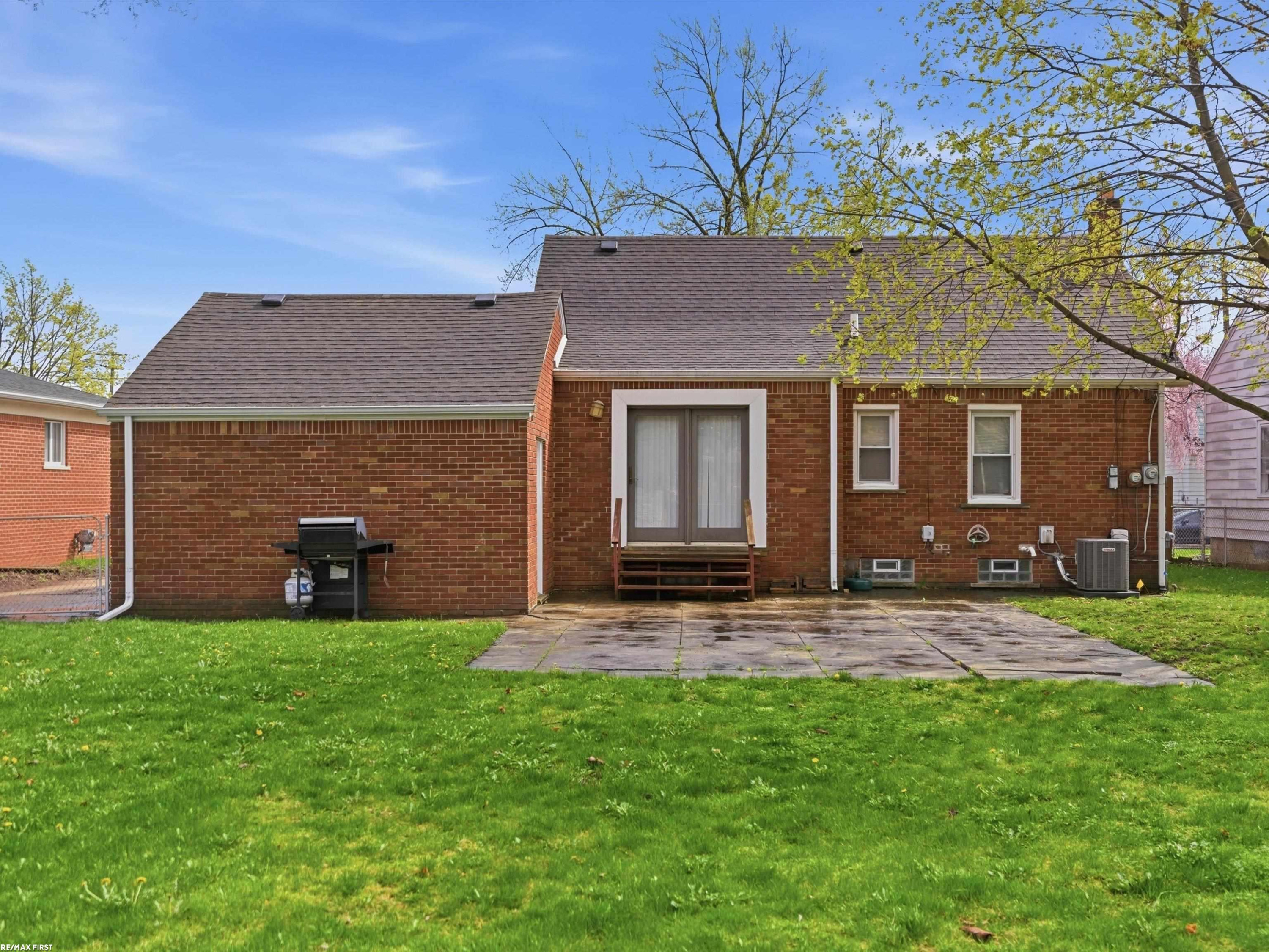 7399 Mckinley Avenue, Center Line, MI 48015 — Photo 31