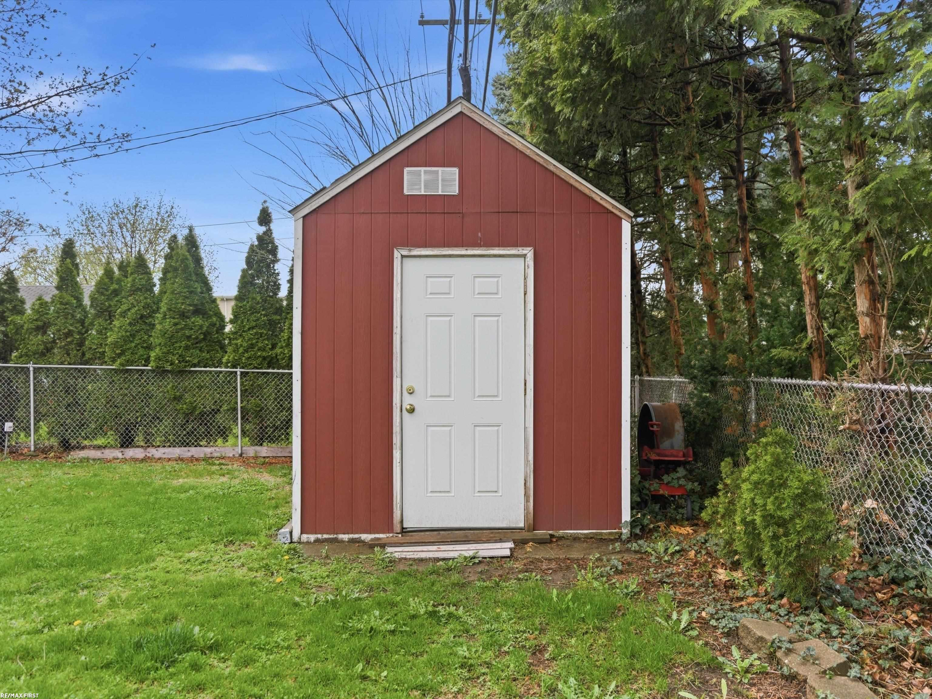 7399 Mckinley Avenue, Center Line, MI 48015 — Photo 35