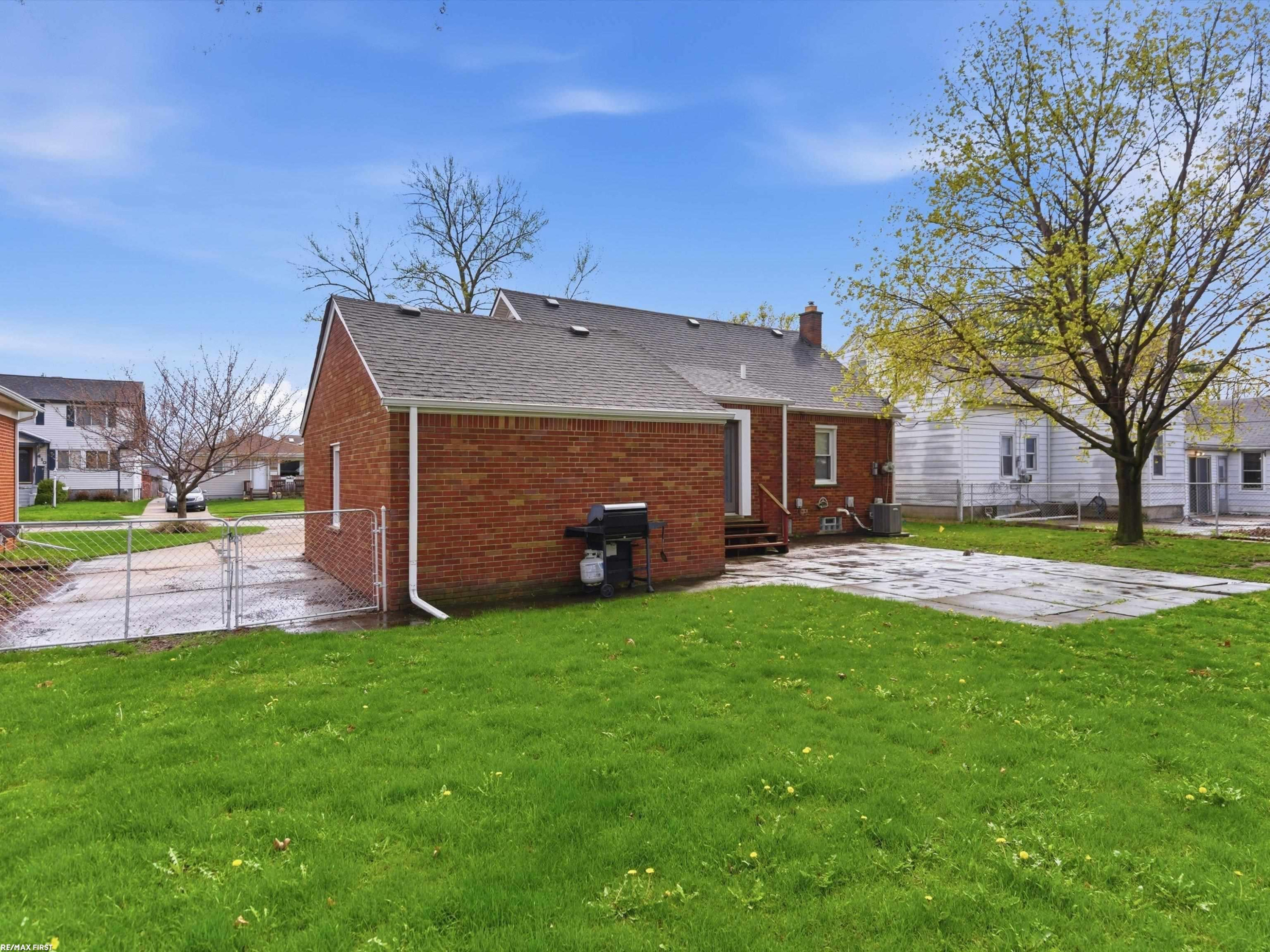 7399 Mckinley Avenue, Center Line, MI 48015 — Photo 54