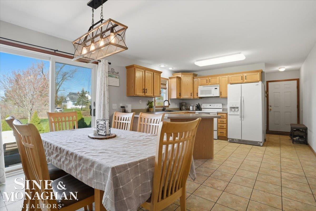 2024 Deer Meadow Lane, MI 48079 — Photo 7
