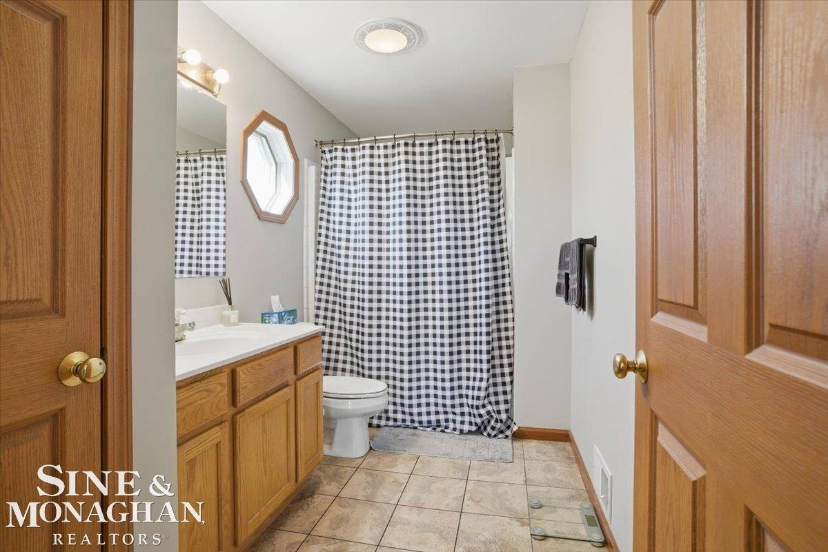 2024 Deer Meadow Lane, MI 48079 — Photo 11