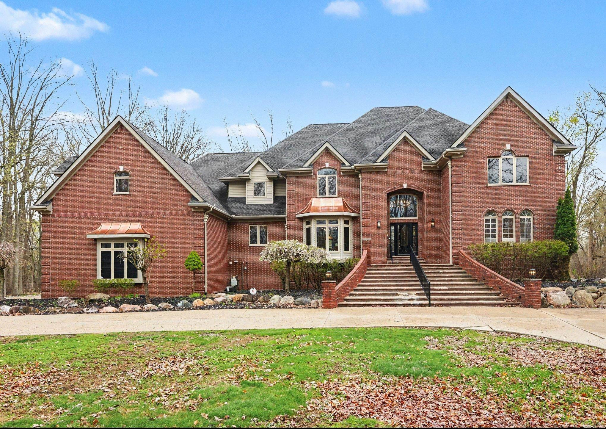 6986 Montgomery Drive, Utica, MI 48316 — Photo 2