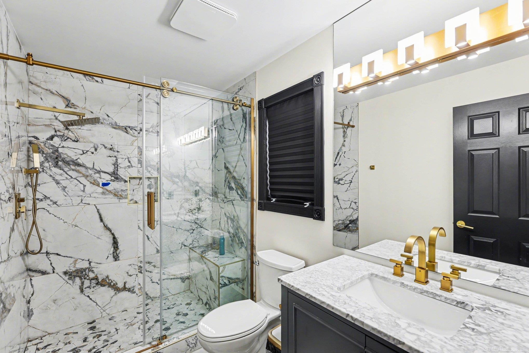6986 Montgomery Drive, Utica, MI 48316 — Photo 21