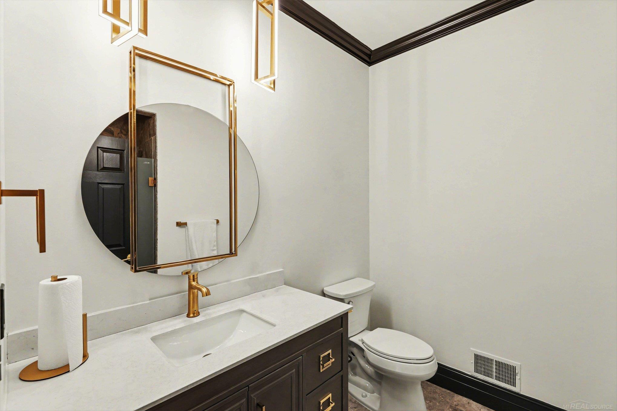 6986 Montgomery Drive, Utica, MI 48316 — Photo 22