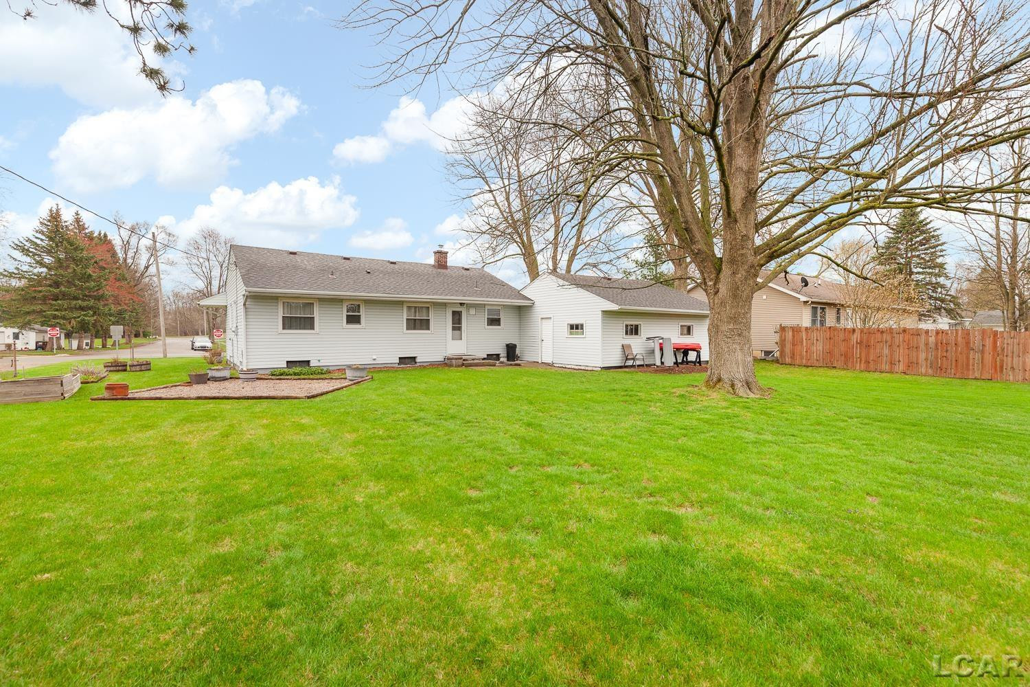 507 ADRIAN Street, Tecumseh, MI 49286 — Photo 22