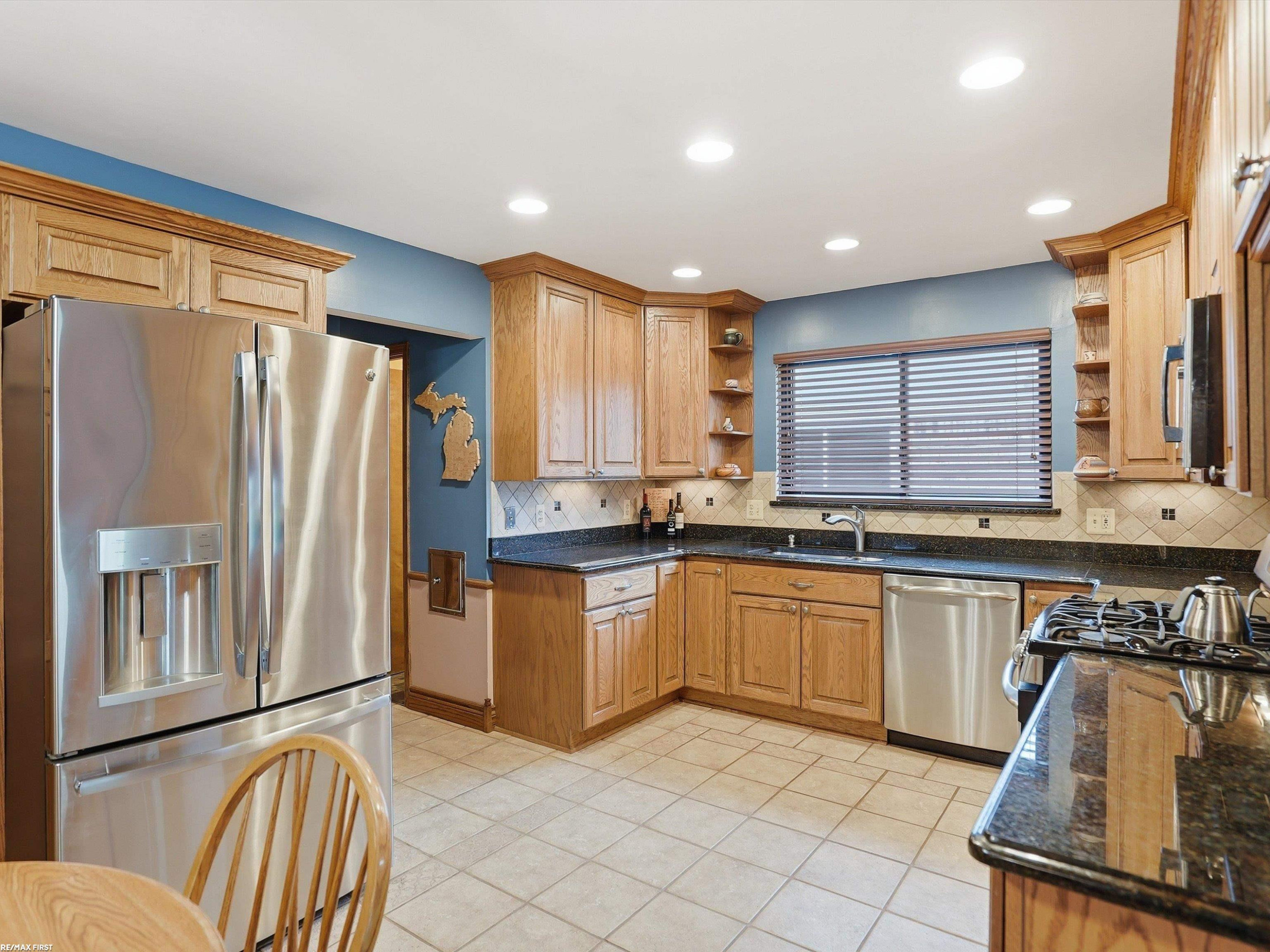 47431 Kathleen Road, Macomb, MI 48044 — Photo 11