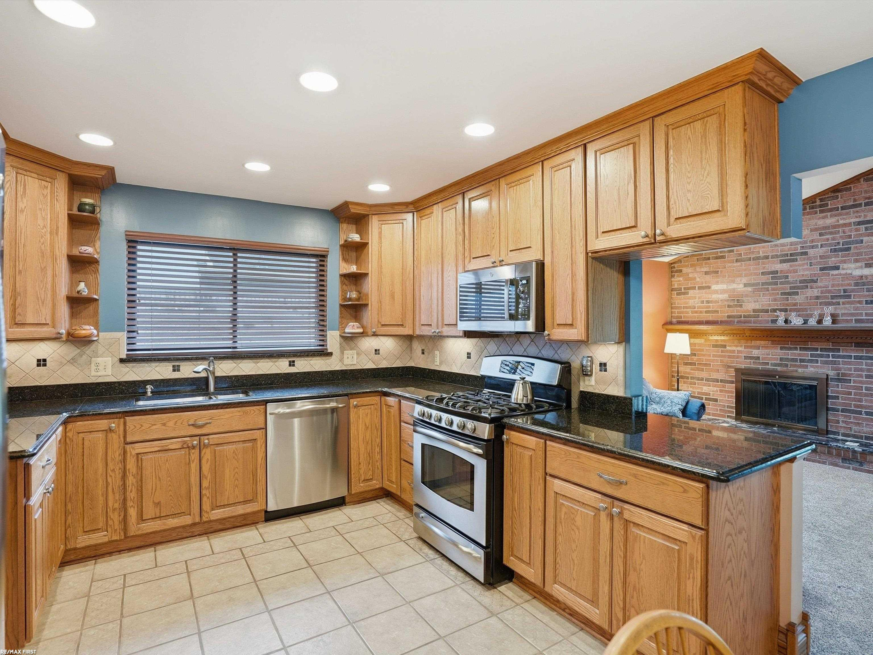 47431 Kathleen Road, Macomb, MI 48044 — Photo 12