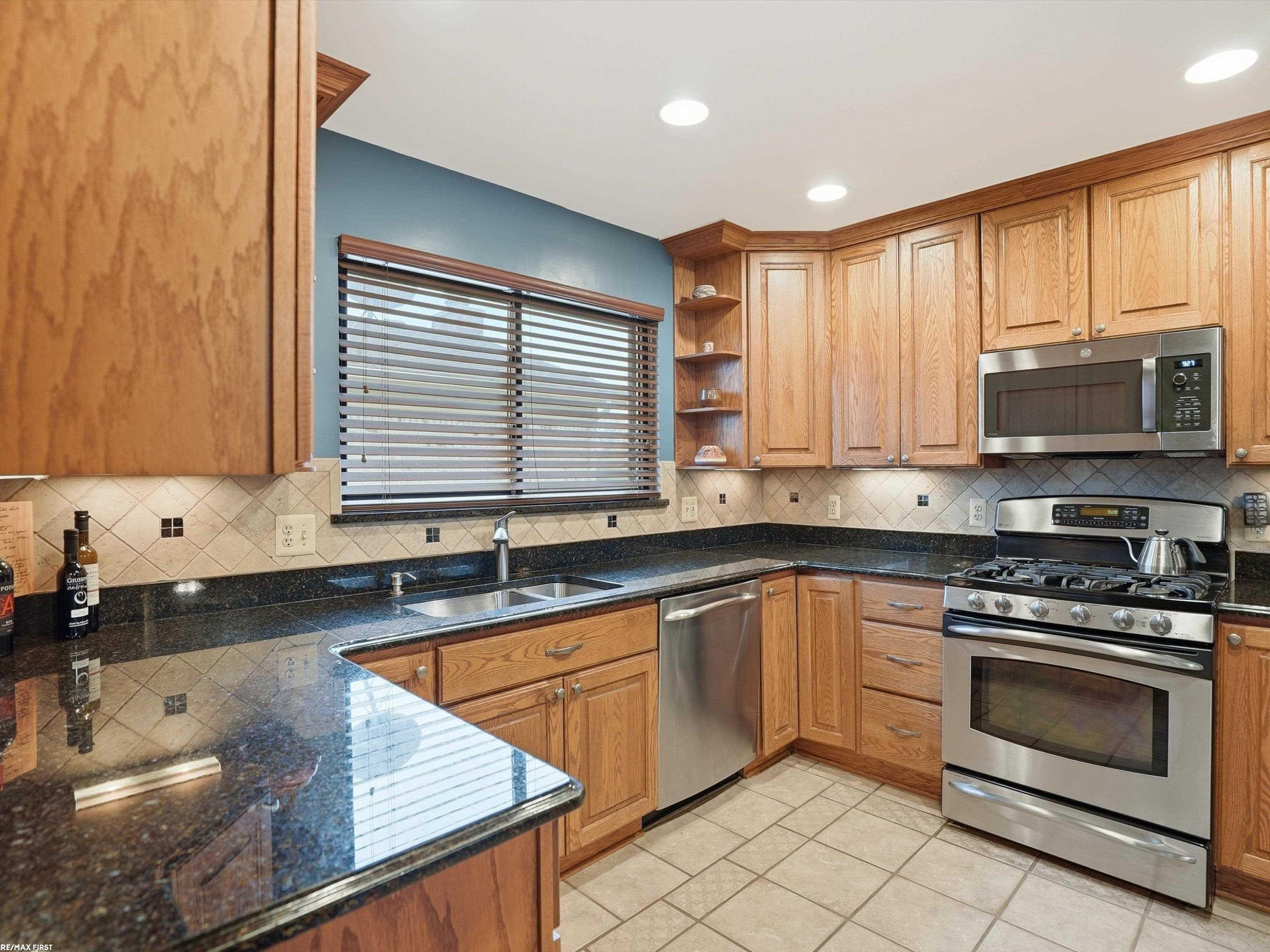 47431 Kathleen Road, Macomb, MI 48044 — Photo 13