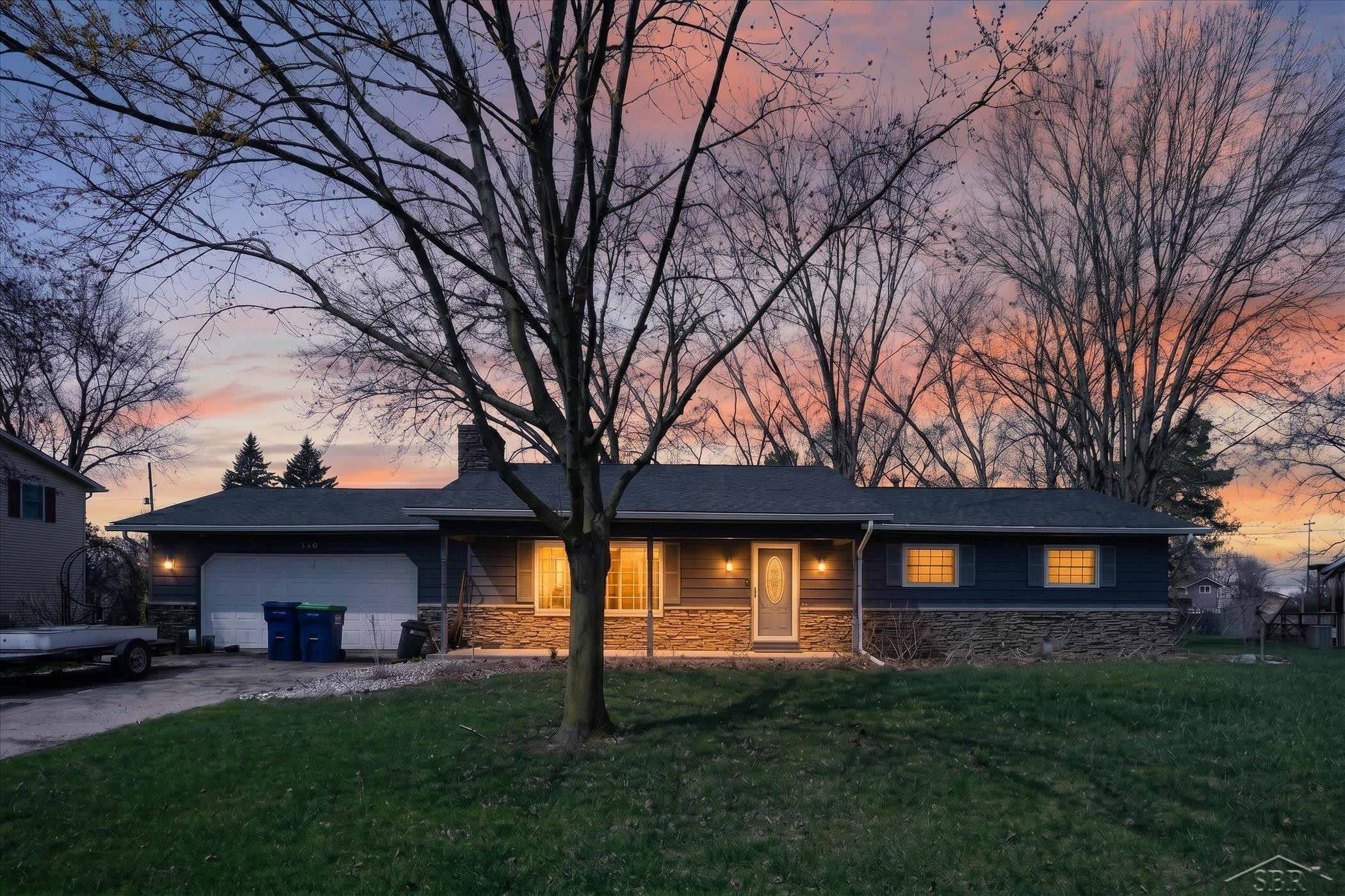 340 Winthrop Lane, Saginaw, MI 48638 — front exterior