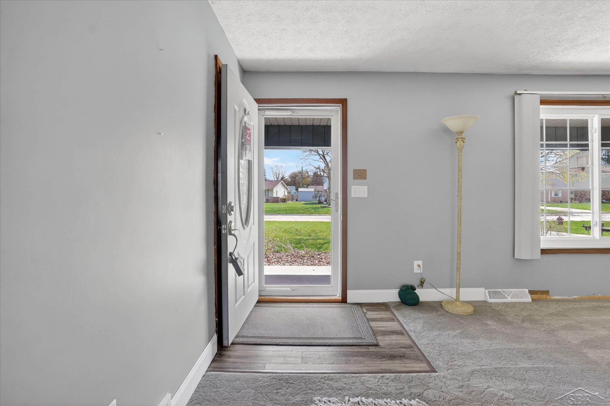 340 Winthrop Lane, Saginaw, MI 48638 — Photo 6