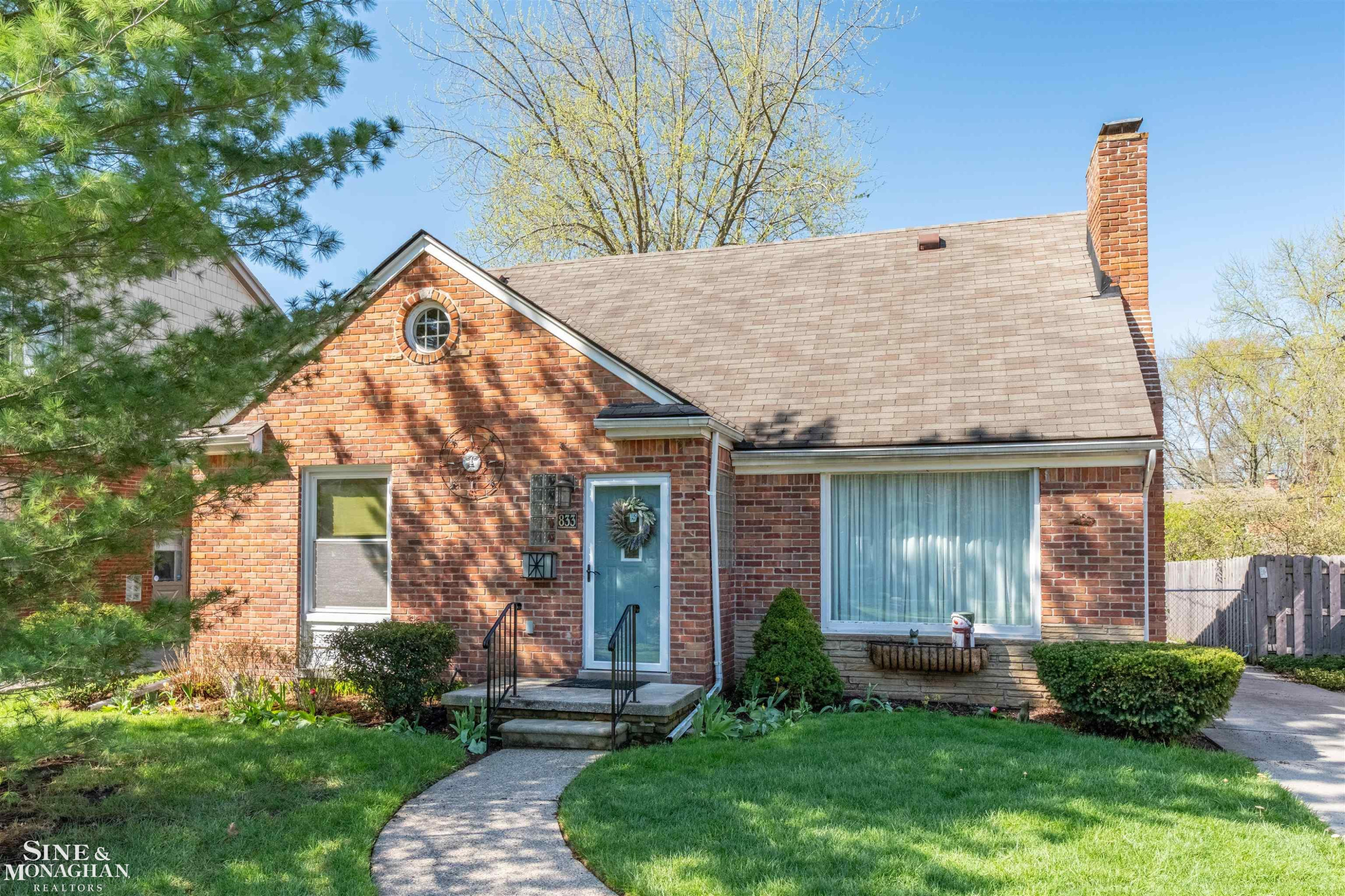 833 University Place, Grosse Pointe, MI 48230 — front exterior
