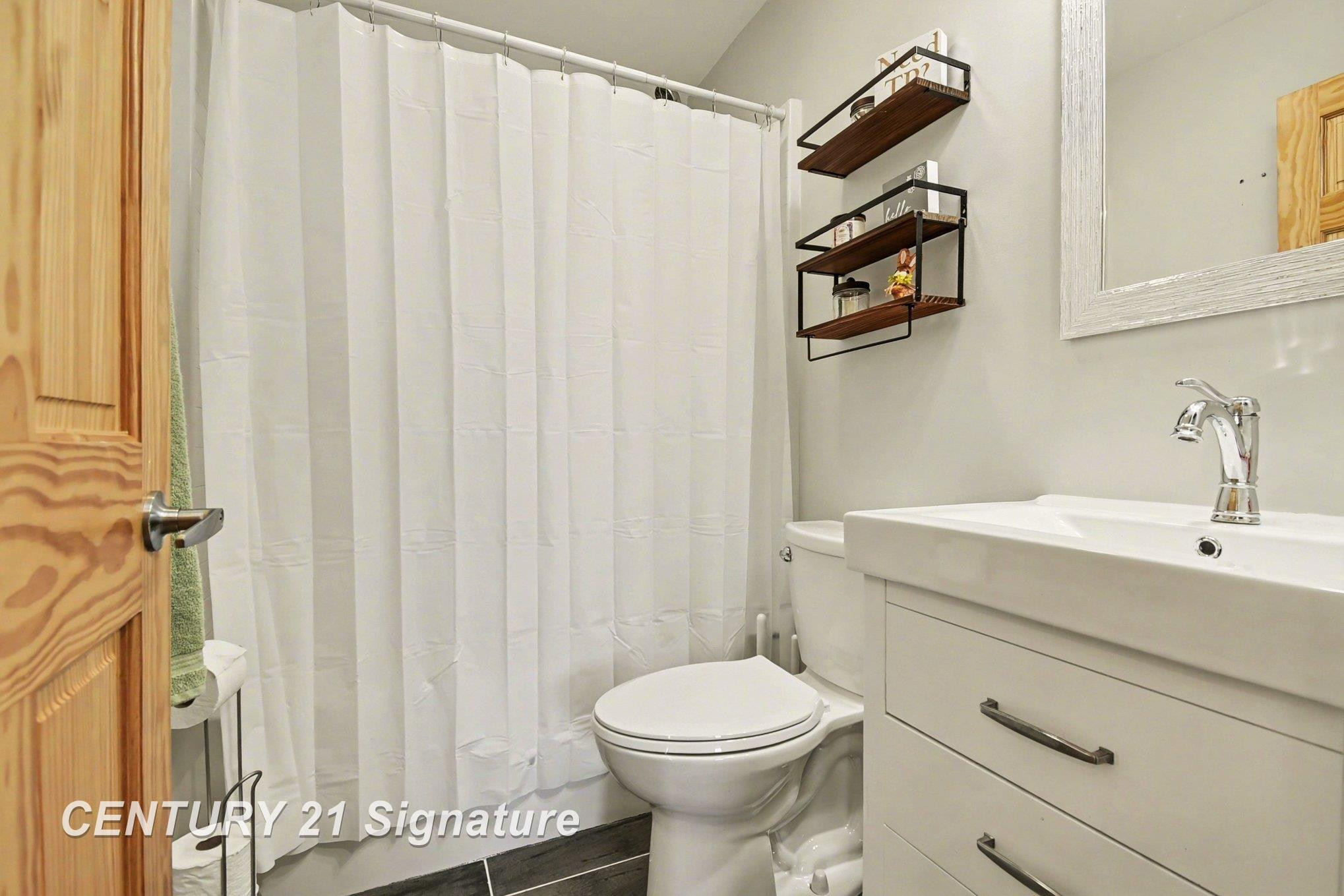 8679 Gilmour Lane, Freeland, MI 48623 — Photo 20
