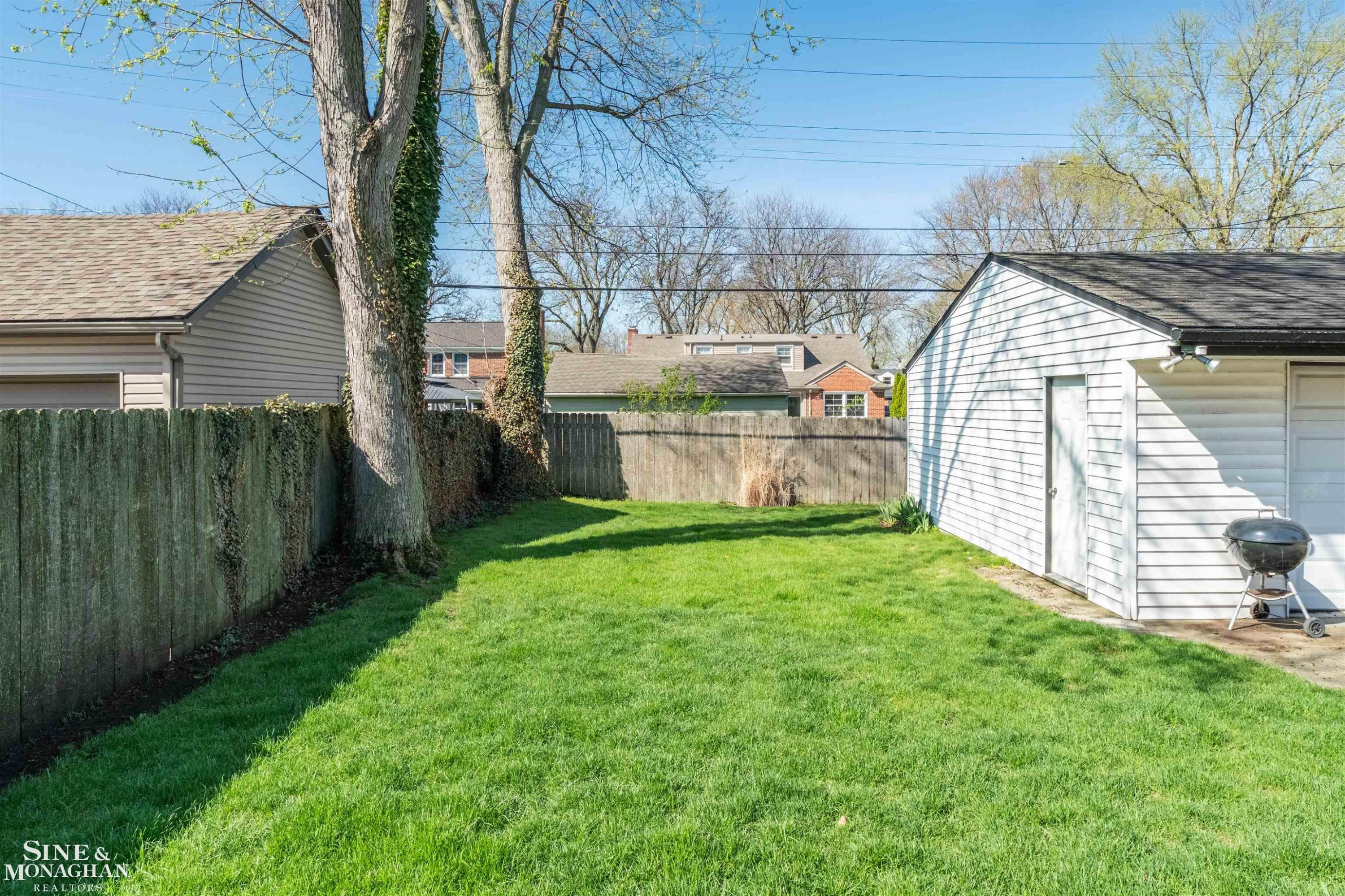 833 University Place, Grosse Pointe, MI 48230 — Photo 35
