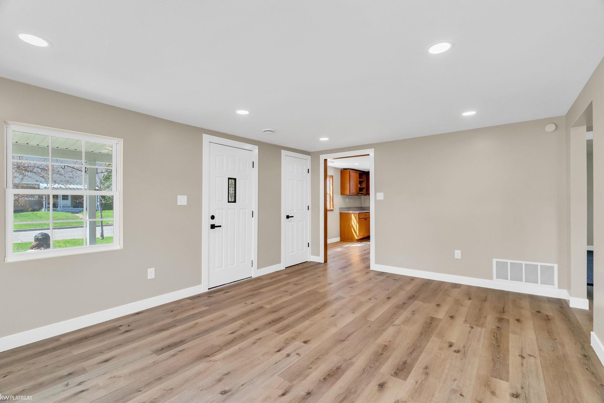 922 16th Street, Port Huron, MI 48060 — Photo 3