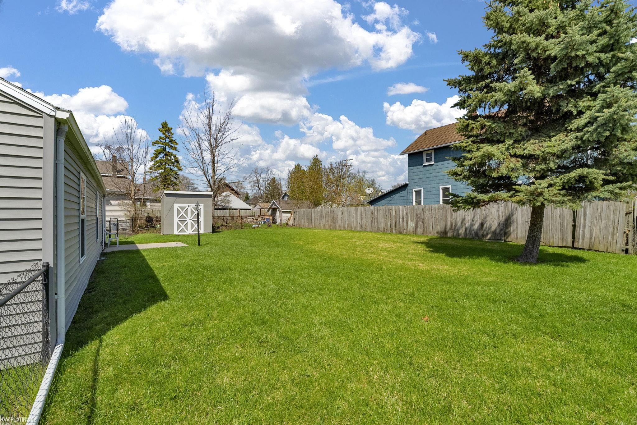 922 16th Street, Port Huron, MI 48060 — Photo 13