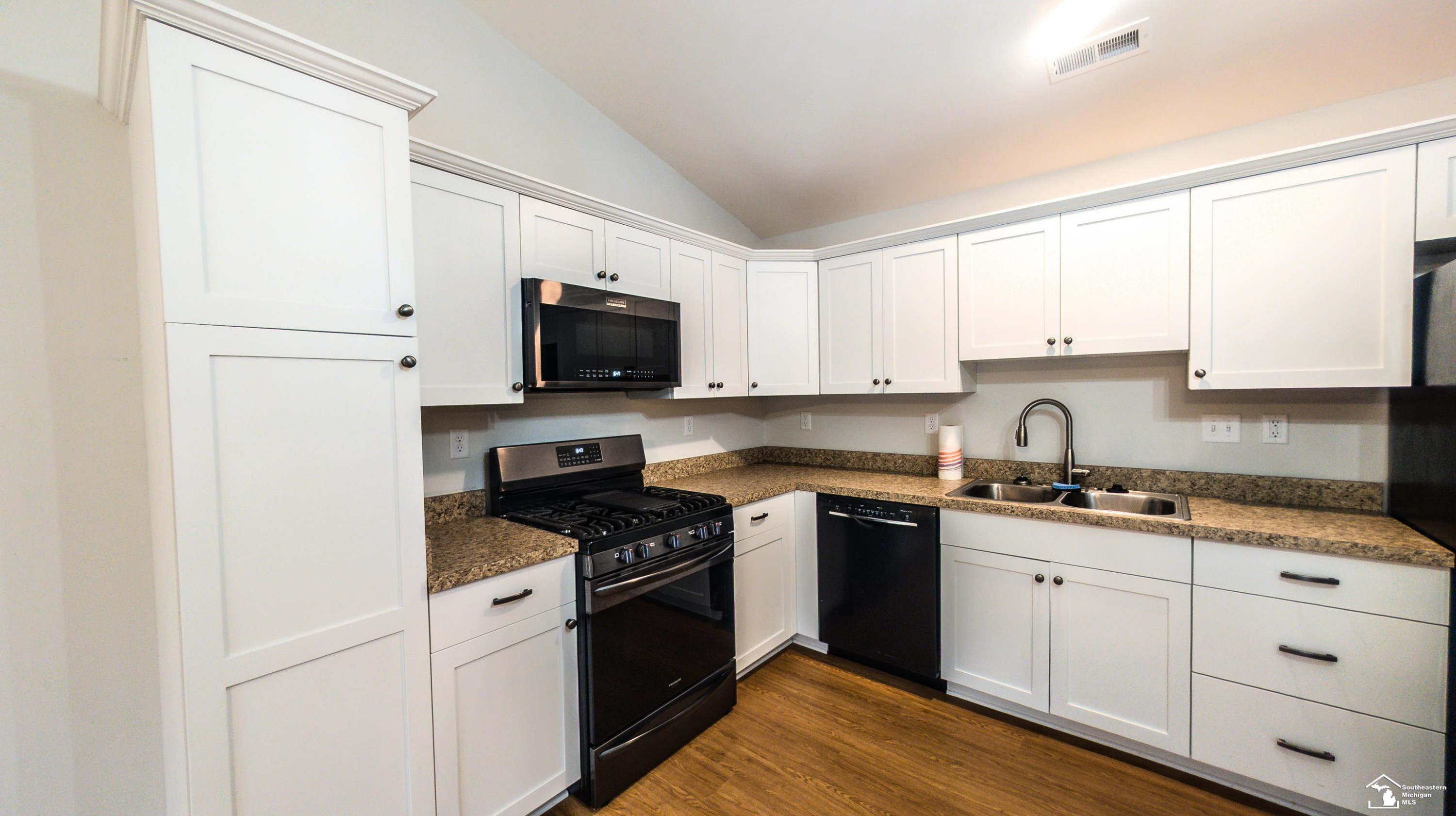 5203 Volterra Drive, 13, Monroe, MI 48161 — Photo 12