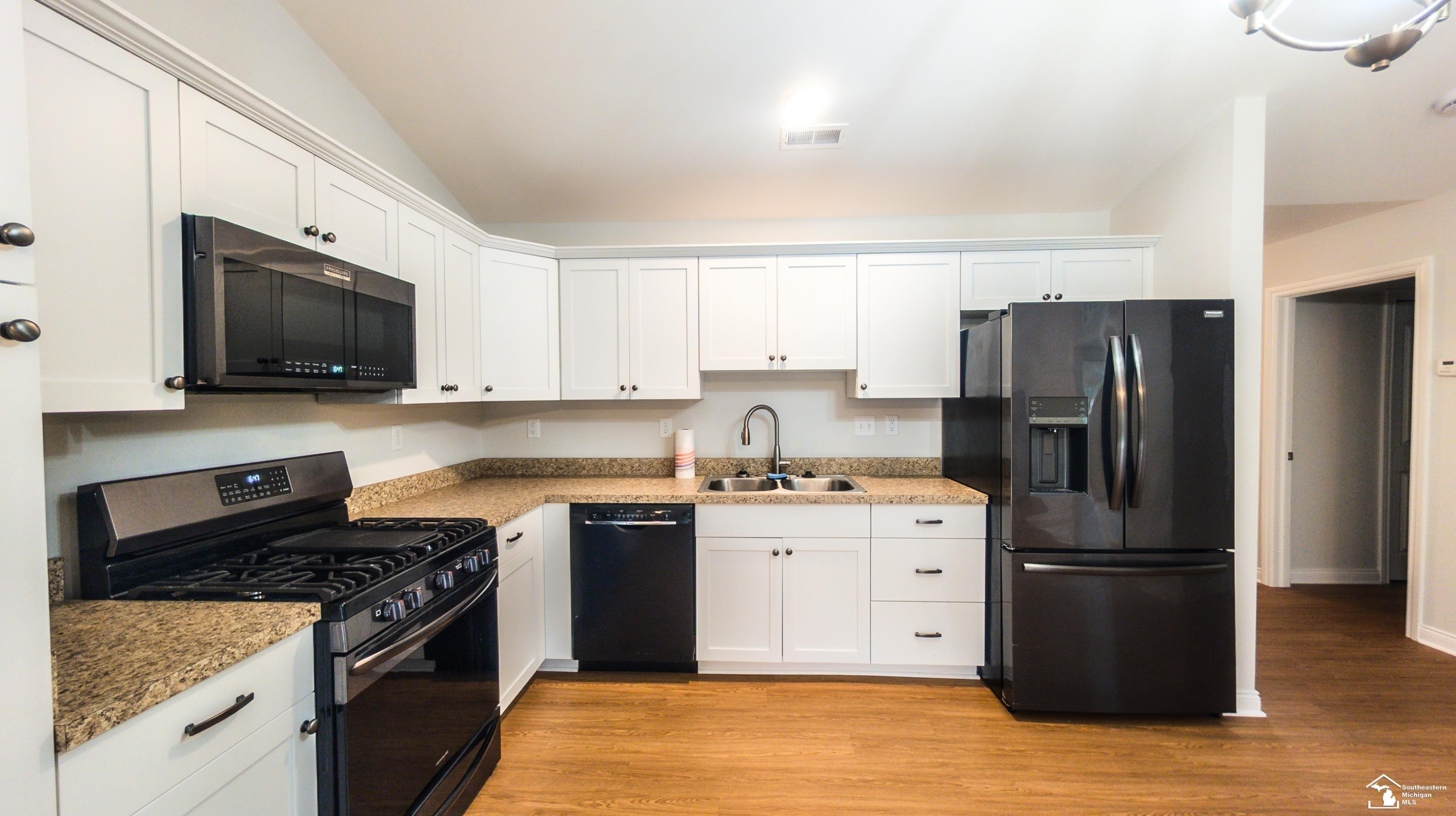 5203 Volterra Drive, 13, Monroe, MI 48161 — Photo 13