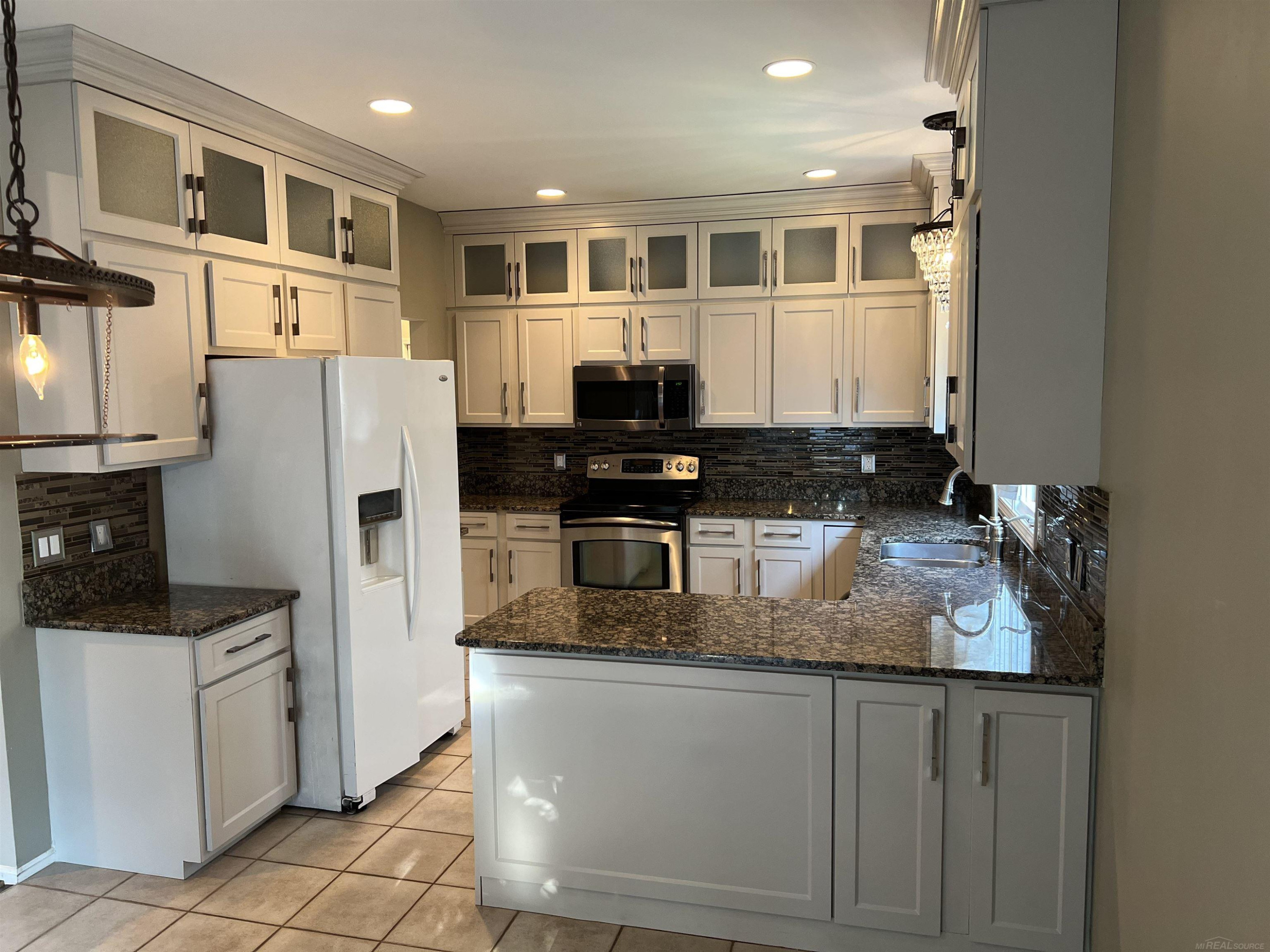 52934 westcreek Drive, MI 48042 — Photo 18