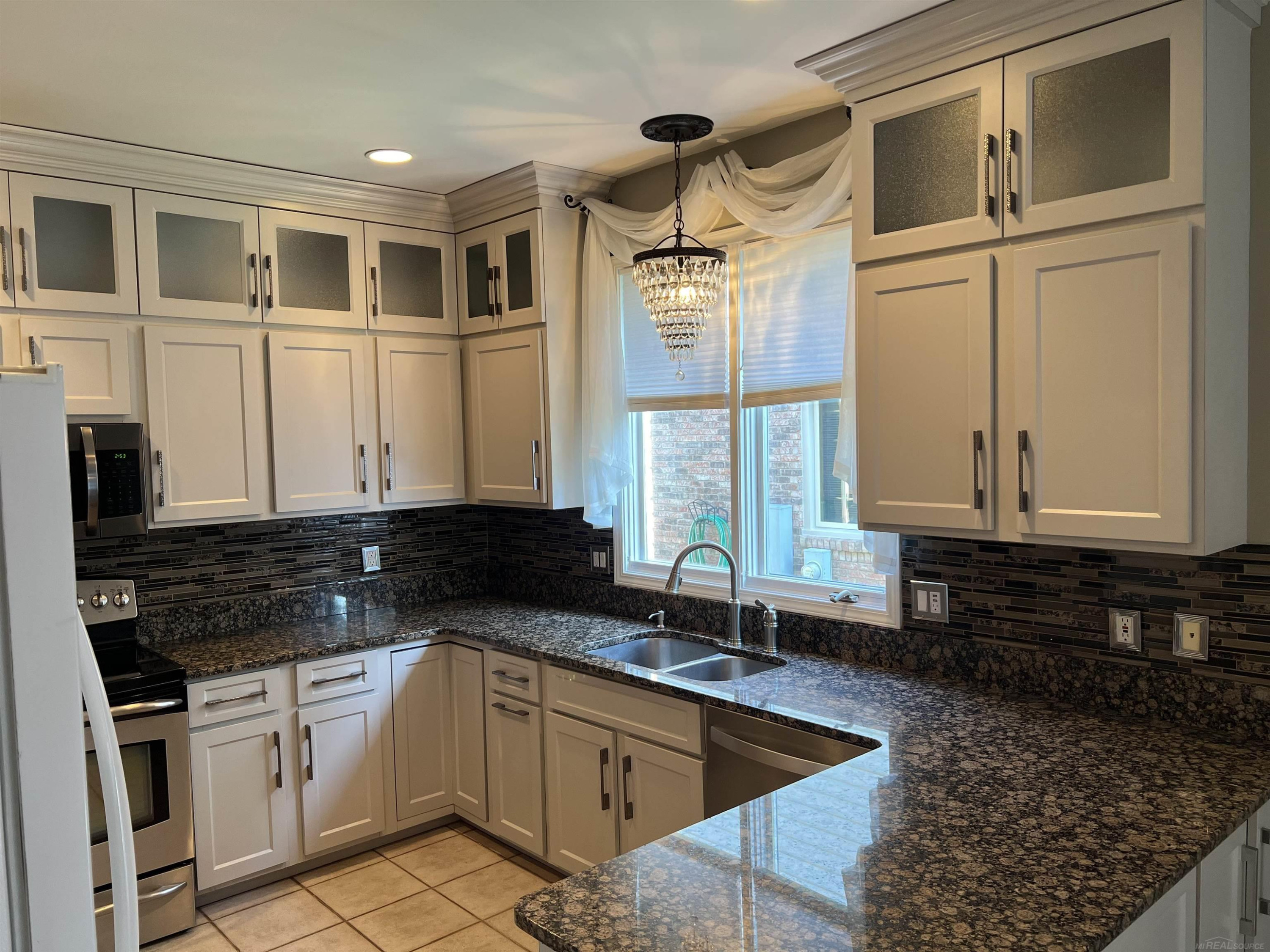 52934 westcreek Drive, MI 48042 — Photo 26