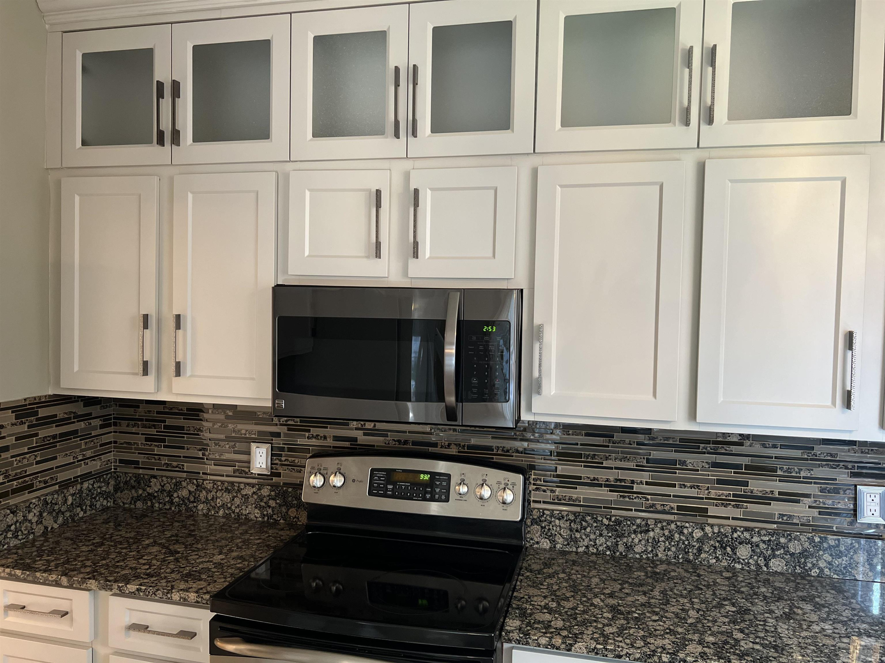 52934 westcreek Drive, MI 48042 — Photo 27