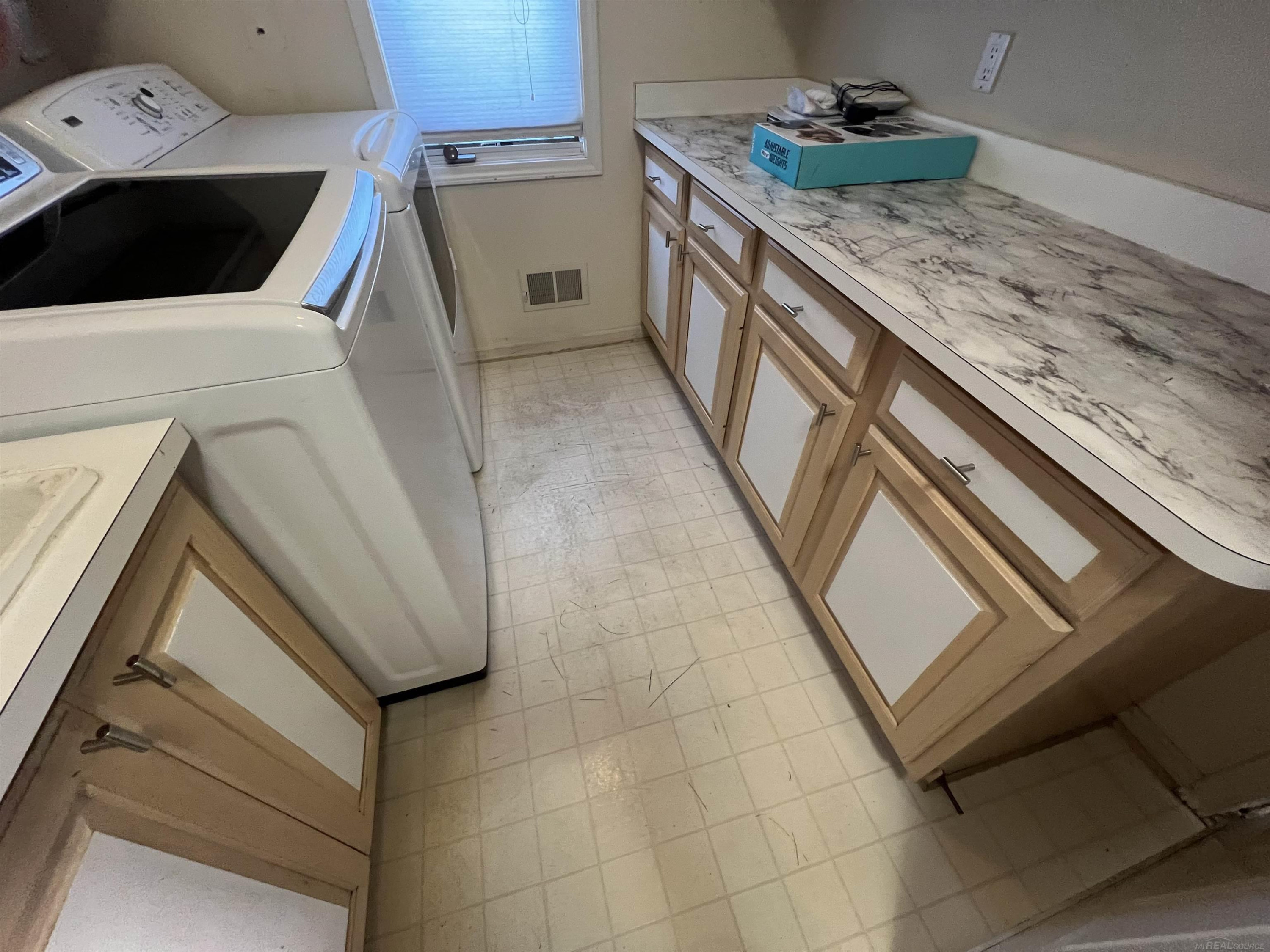 52934 westcreek Drive, MI 48042 — Photo 32