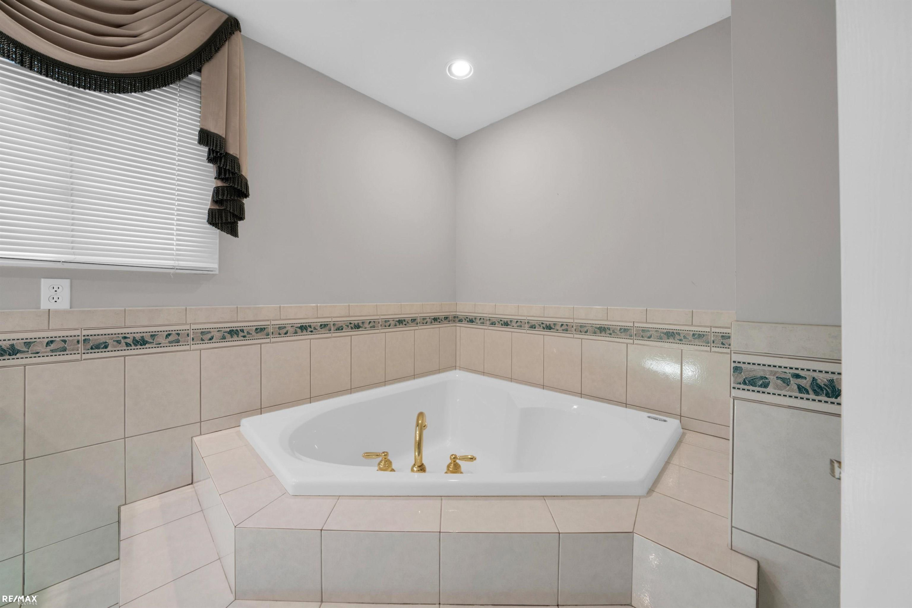 14155 Glenwood Drive, Shelby Twp, MI 48315 — Photo 29