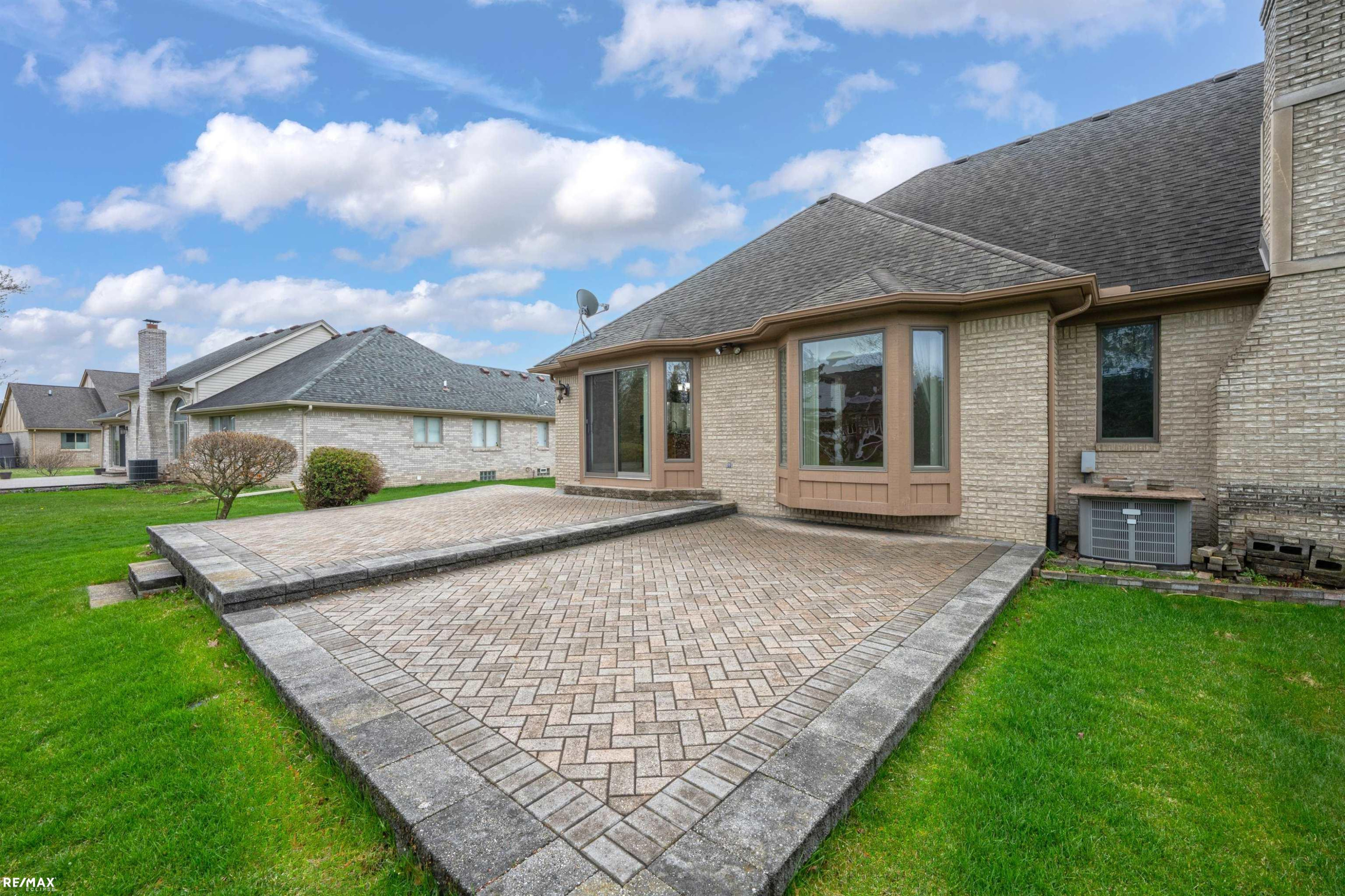 14155 Glenwood Drive, Shelby Twp, MI 48315 — Photo 45