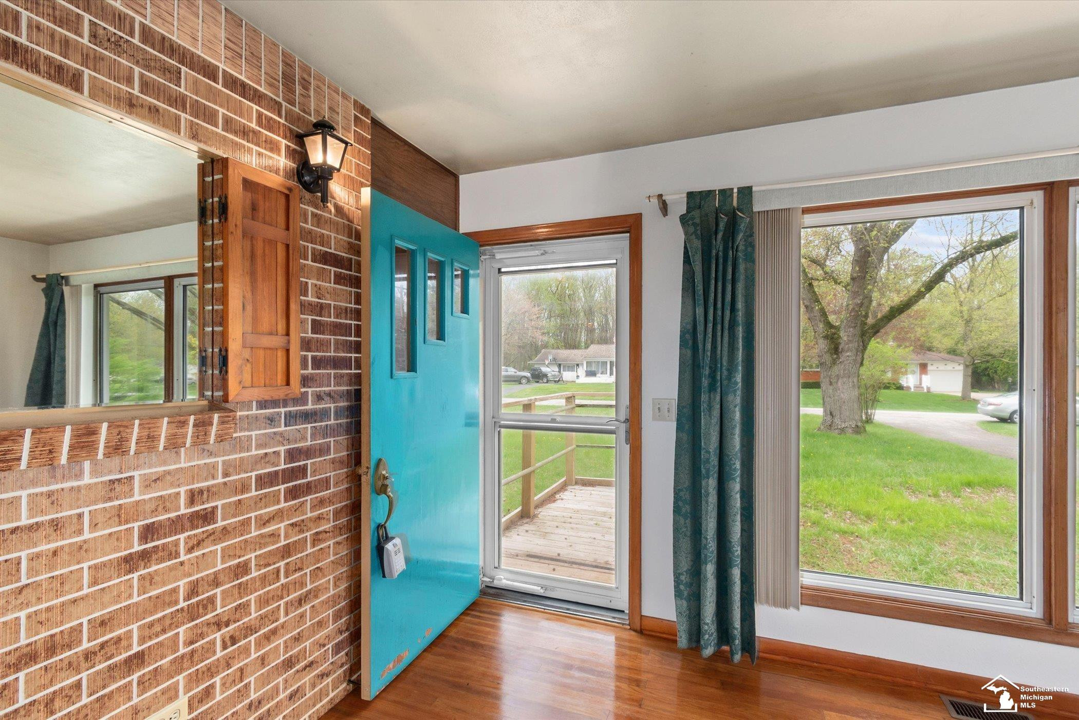 8898 Woodside Drive, Temperance, MI 48182 — Photo 4