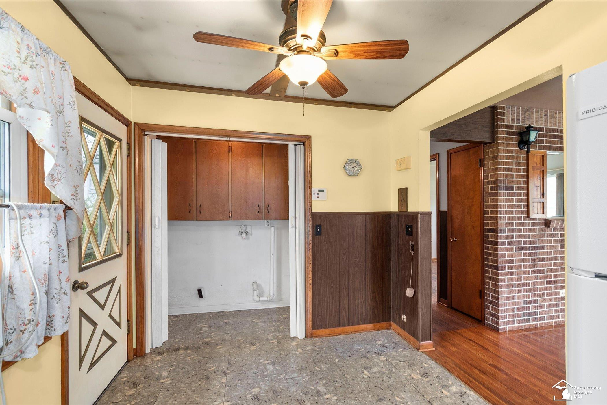 8898 Woodside Drive, Temperance, MI 48182 — Photo 10