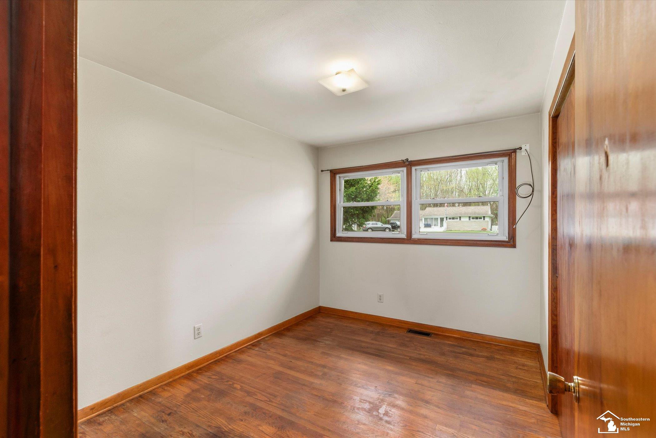 8898 Woodside Drive, Temperance, MI 48182 — Photo 13