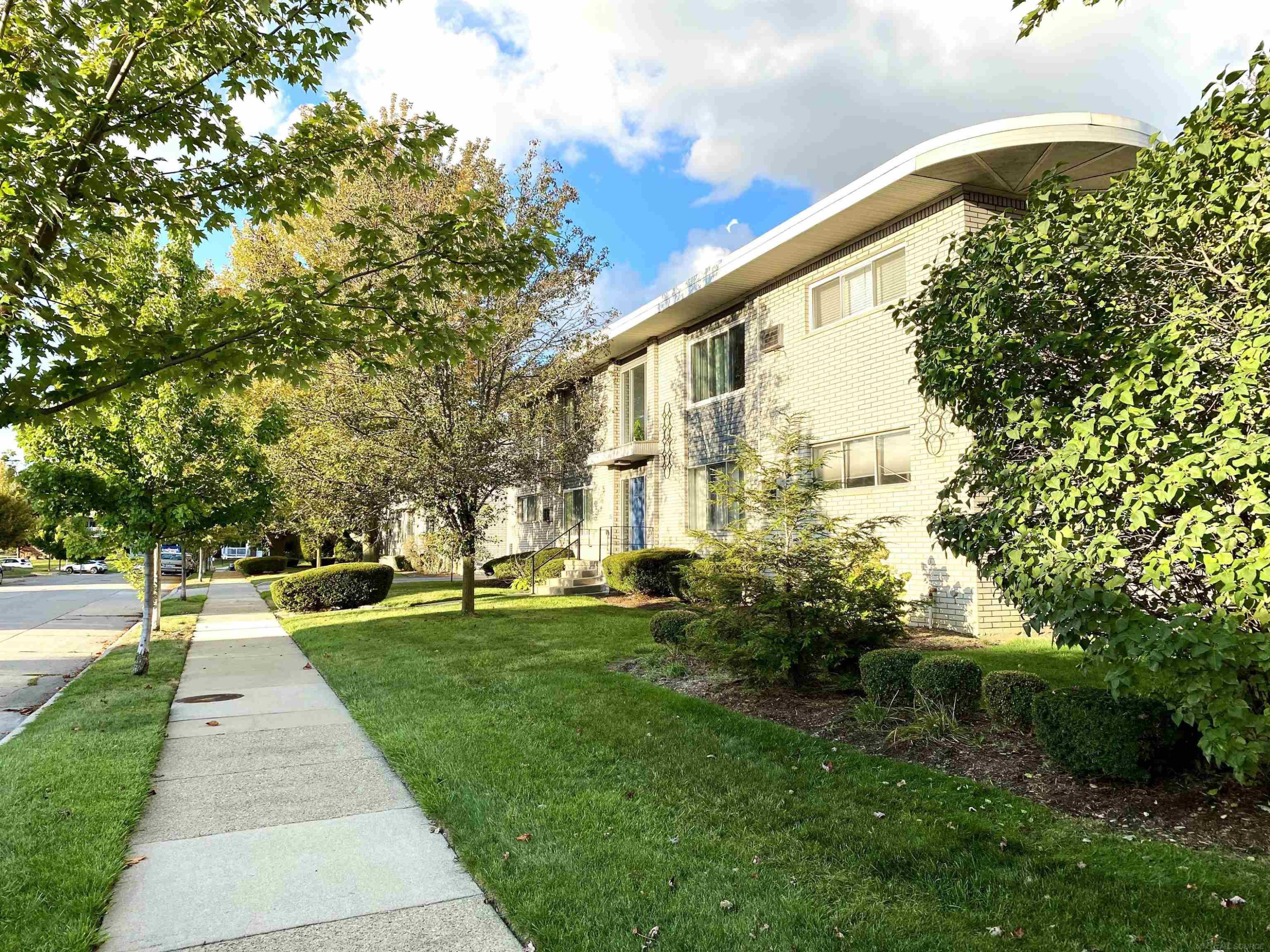 4840 Briarwood Avenue, Unit C8, Royal Oak, MI 48073 — Photo 2