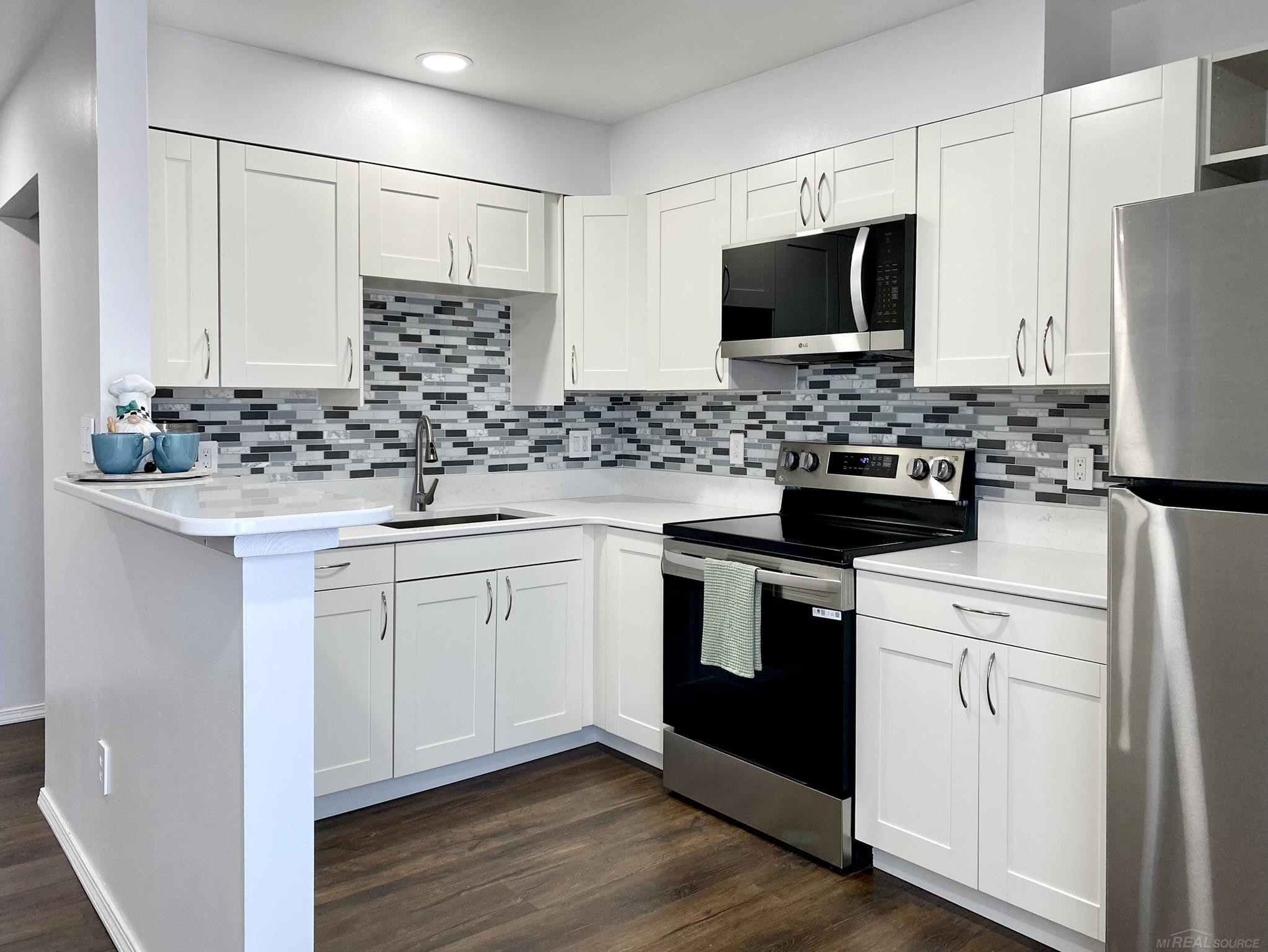 4840 Briarwood Avenue, Unit C8, Royal Oak, MI 48073 — Photo 3