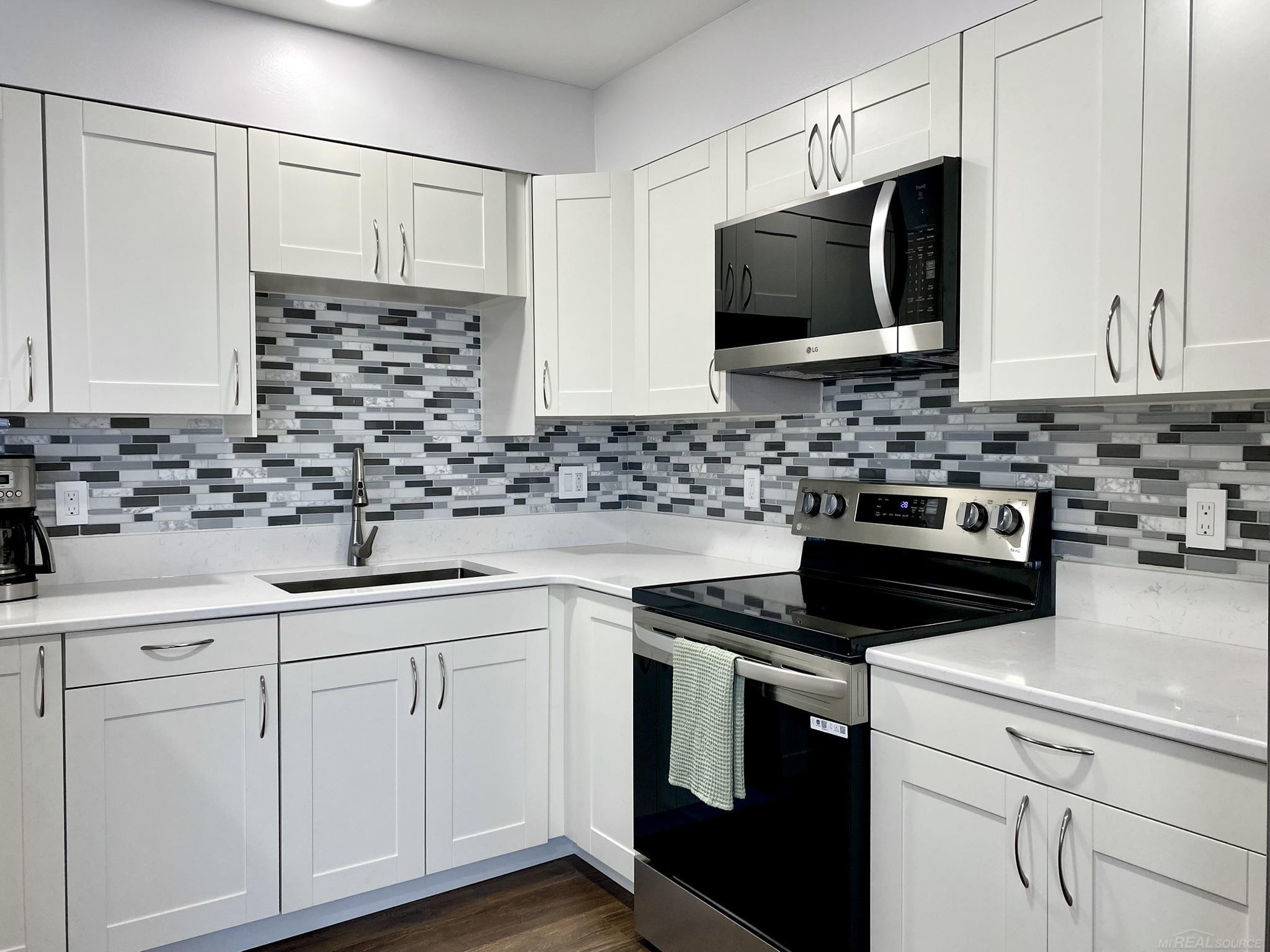 4840 Briarwood Avenue, Unit C8, Royal Oak, MI 48073 — Photo 6