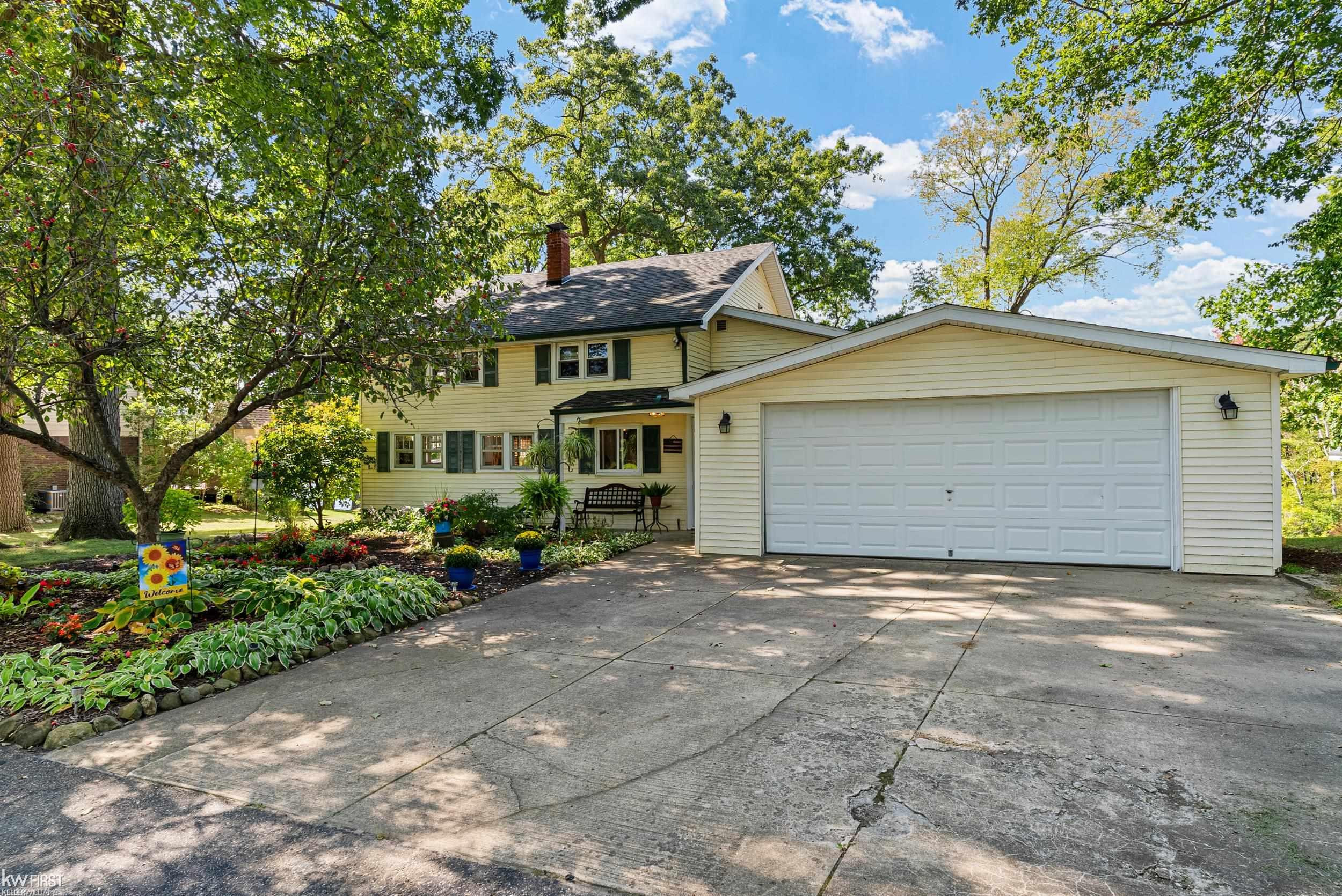 7195 Big Trail Drive, Holly, MI 48442 — front exterior