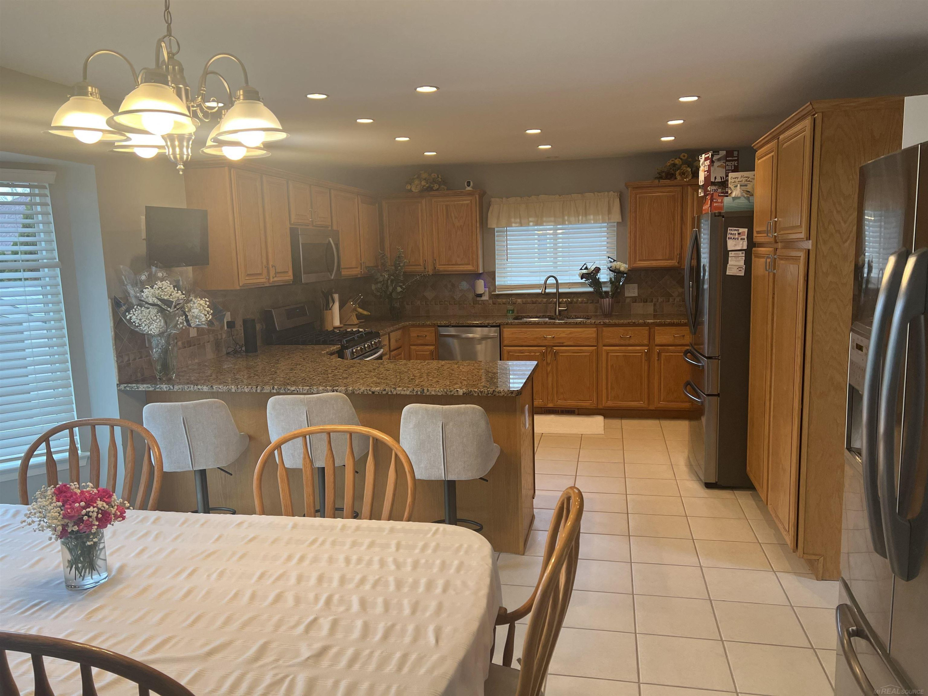 29105 BAY POINTE Drive, New Baltimore, MI 48047 — Photo 6