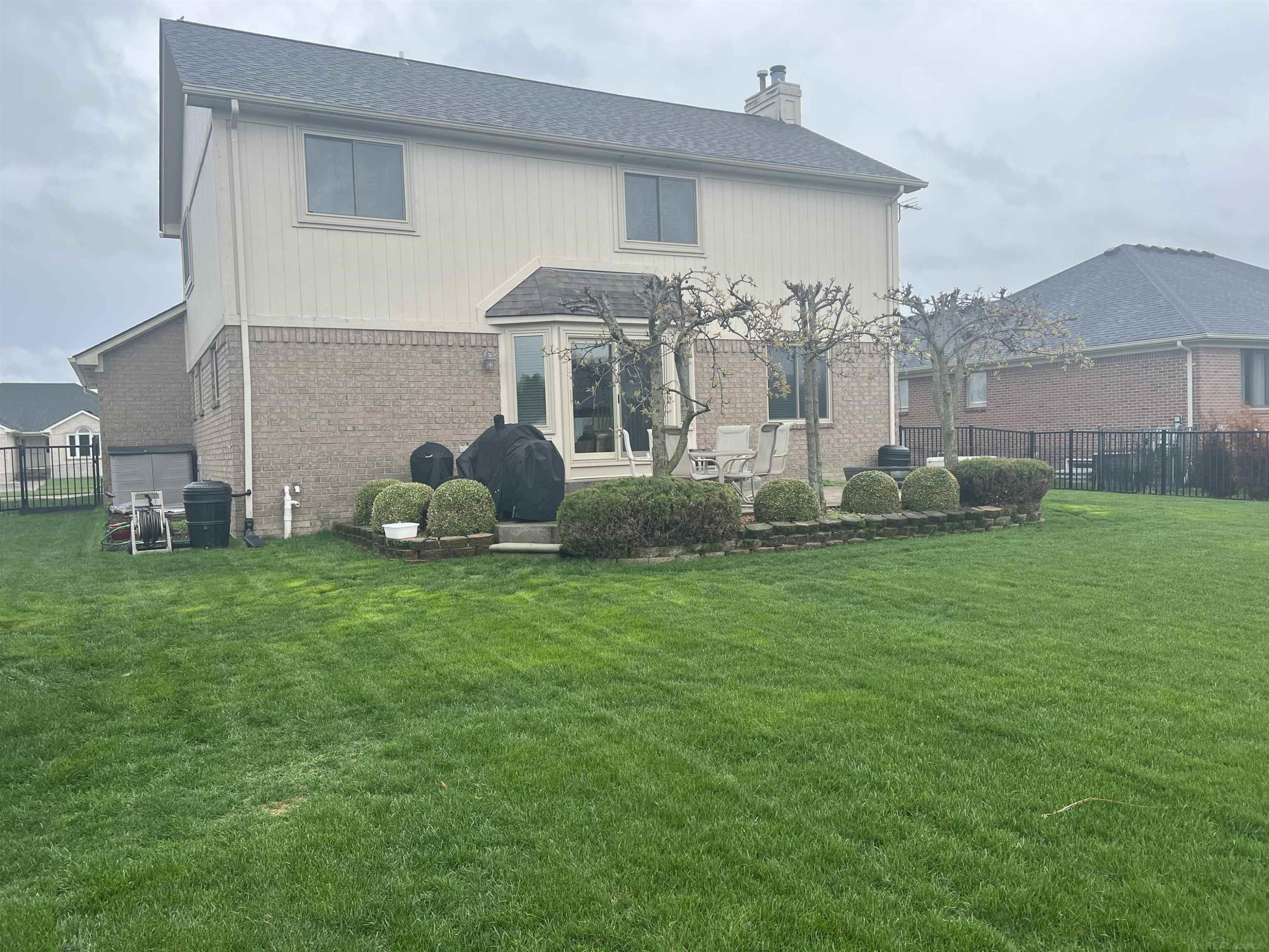 29105 BAY POINTE Drive, New Baltimore, MI 48047 — Photo 33