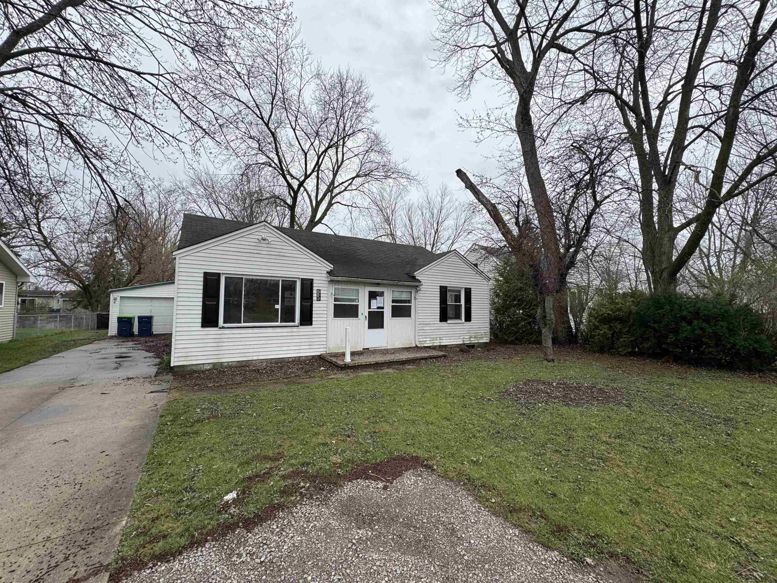 2335 Shattuck Road, Saginaw, MI 48603 — front exterior