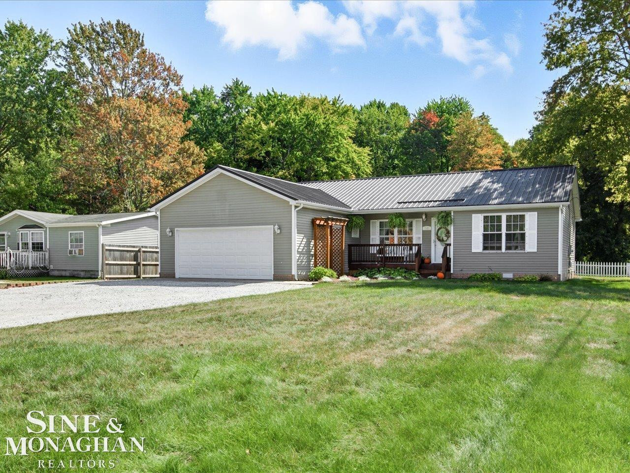 6065 Lapeer Road, Kimball, MI — Photo 2