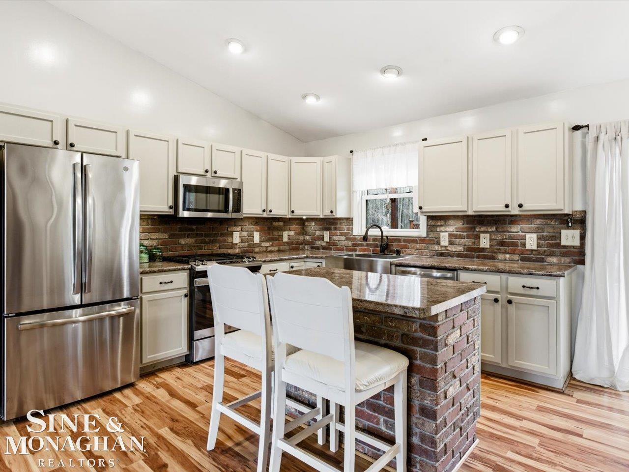 6065 Lapeer Road, Kimball, MI — Photo 11