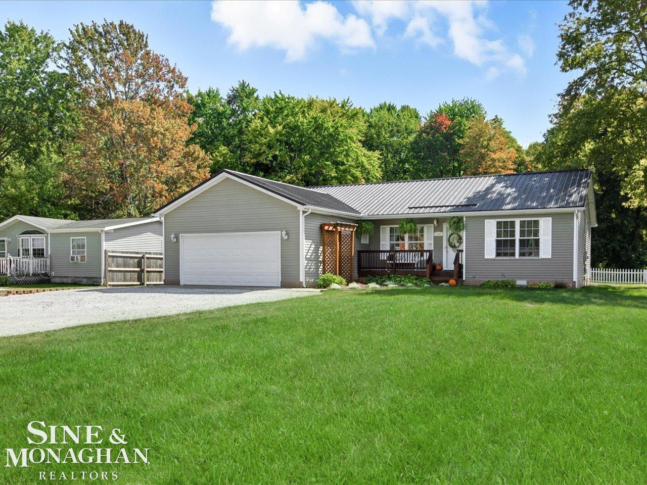 6065 Lapeer Road, Kimball, MI — Photo 29