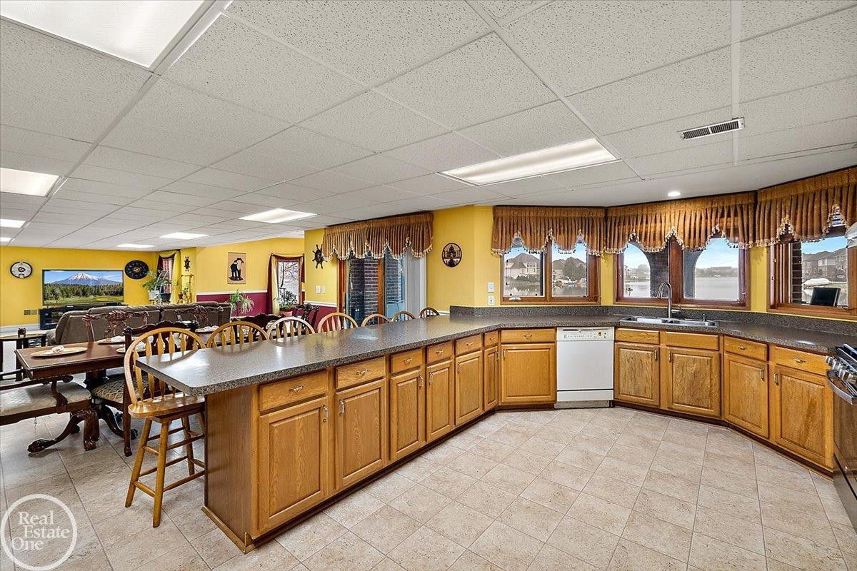51577 Merry Lane, Shelby Twp, MI 48316 — Photo 43